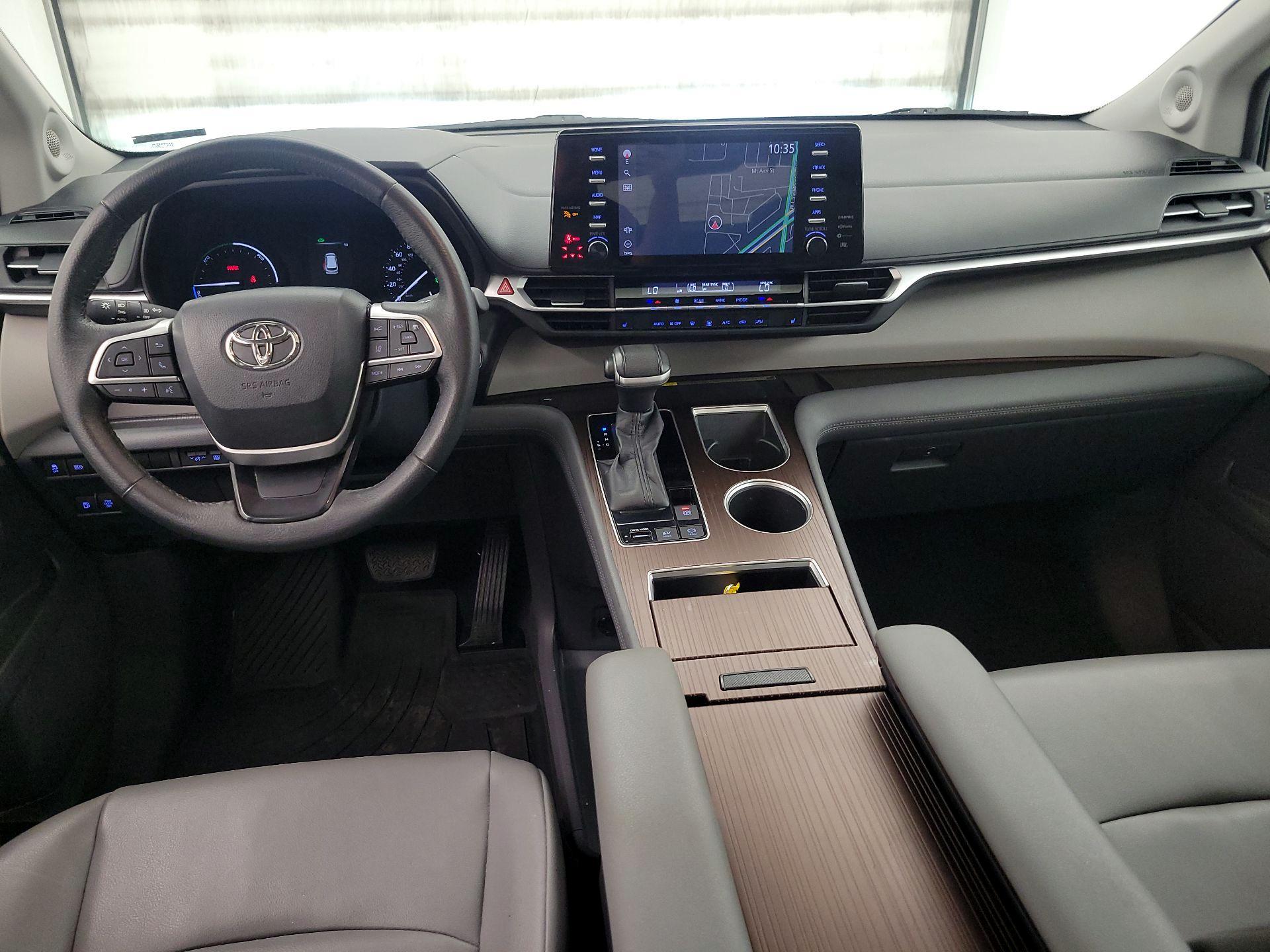 Thumbnail: 2022 Toyota Sienna - 9