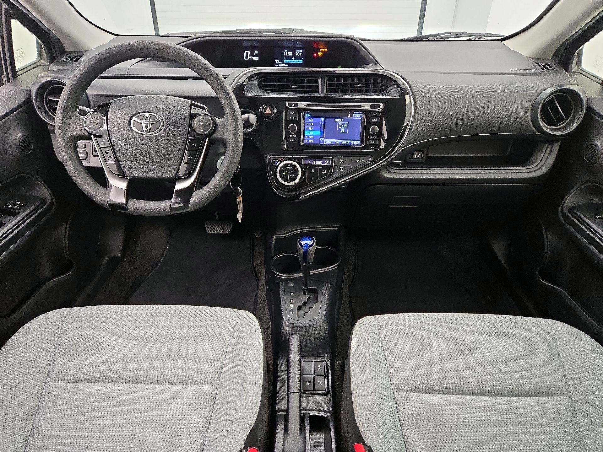 Thumbnail: 2018 Toyota Prius c - 9