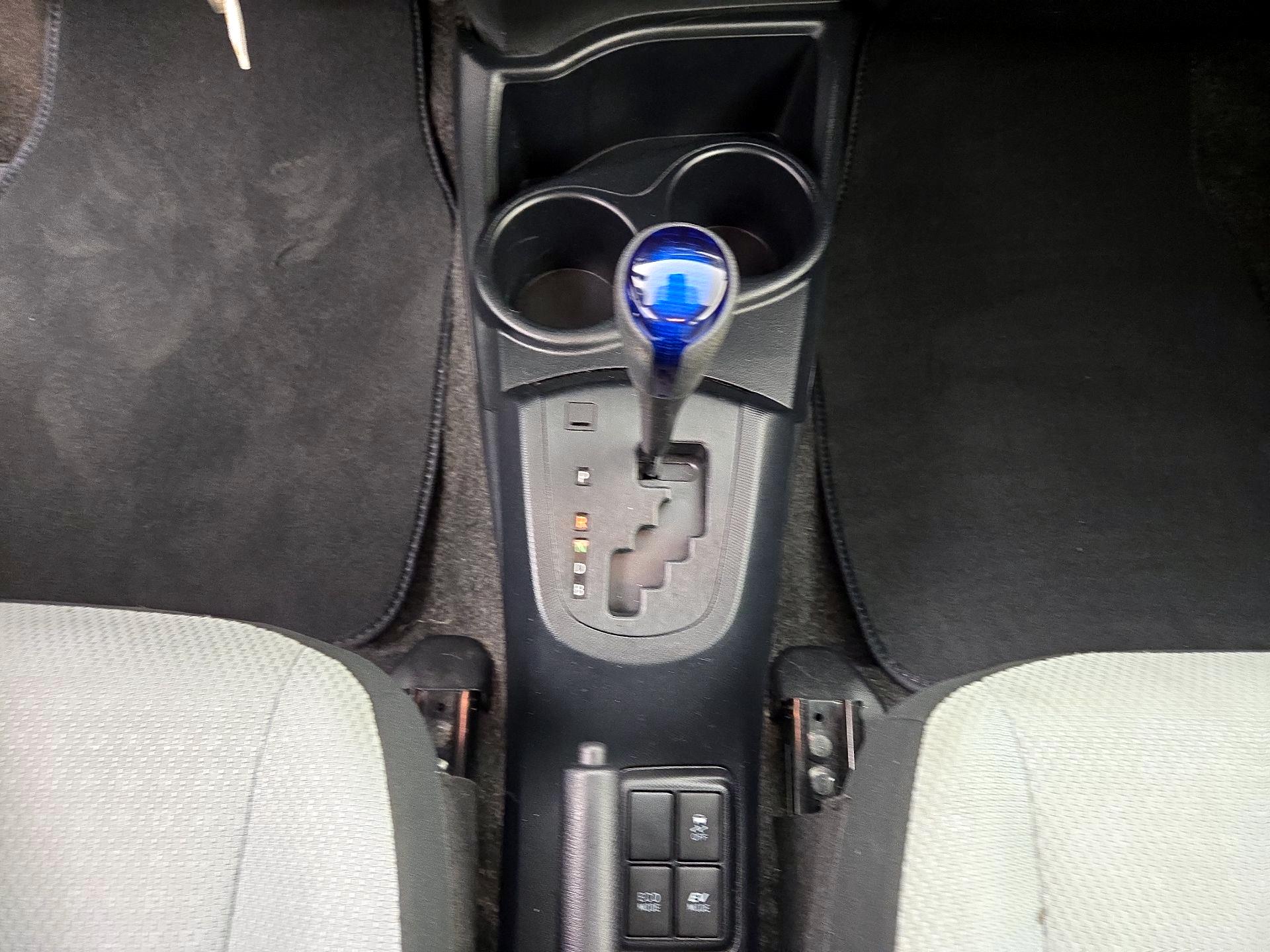 Thumbnail: 2018 Toyota Prius c - 17