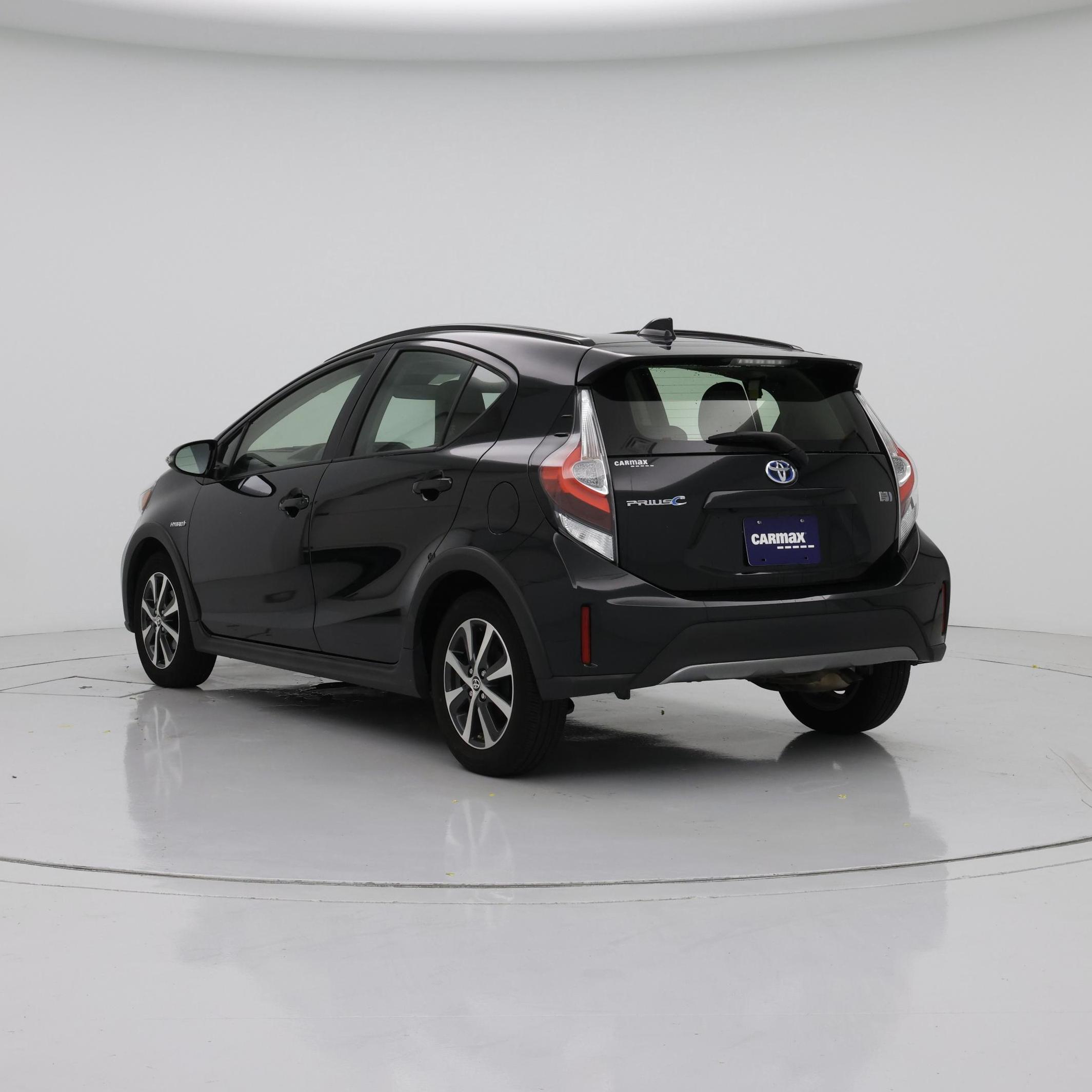 Thumbnail: 2018 Toyota Prius c - 2