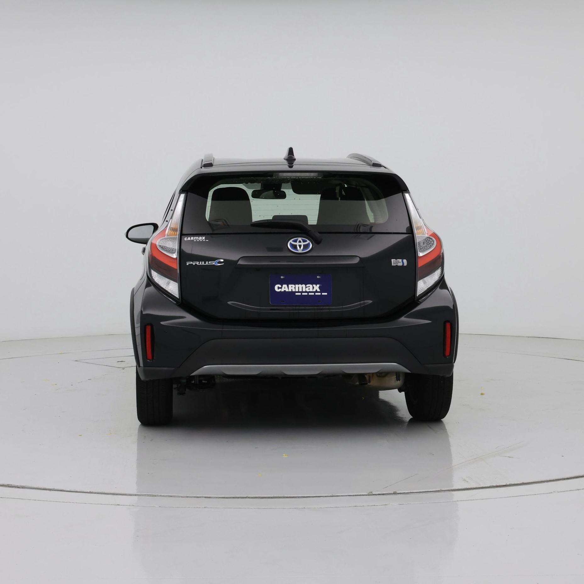 Thumbnail: 2018 Toyota Prius c - 6