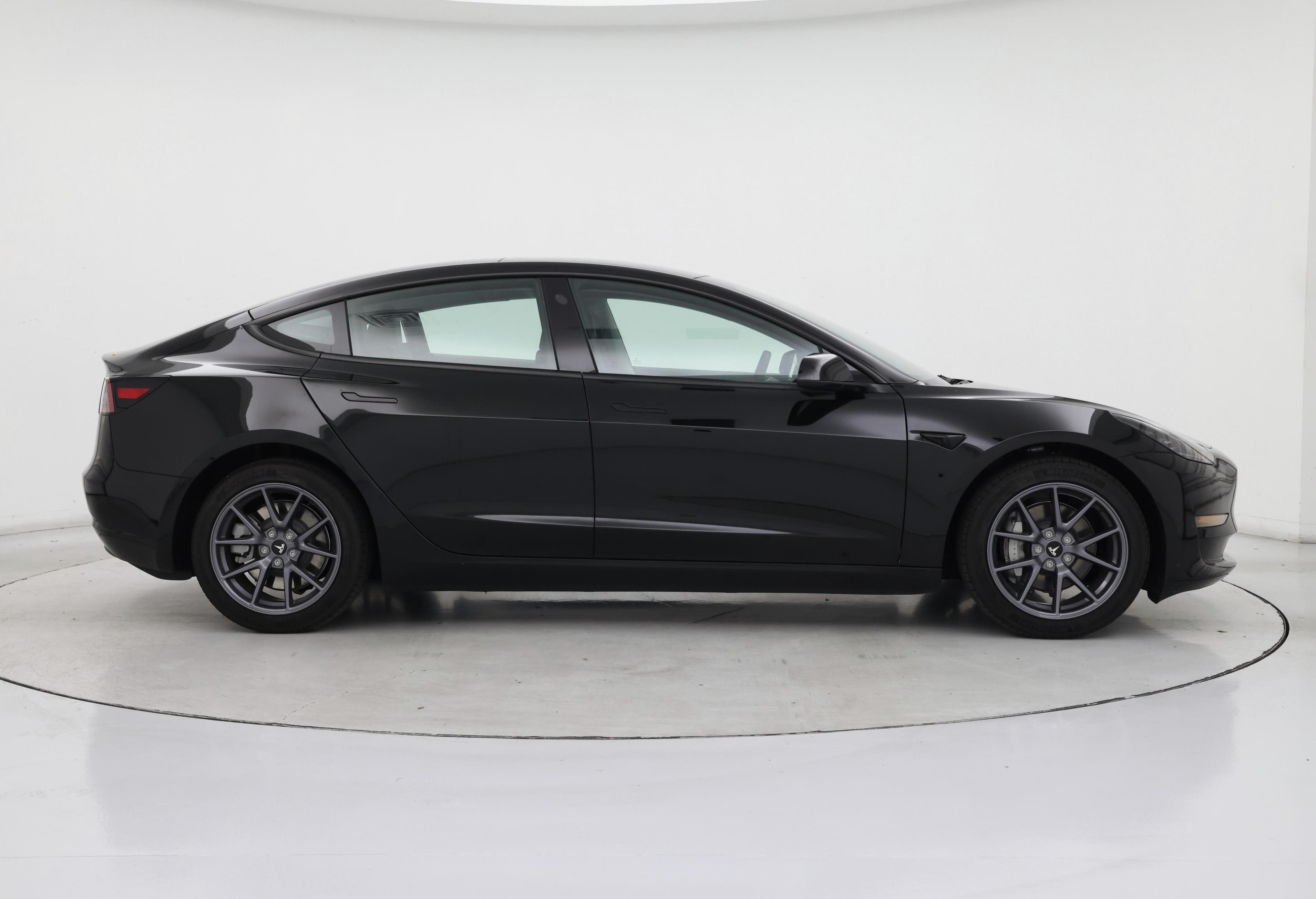 Thumbnail: 2023 Tesla Model 3 - 7