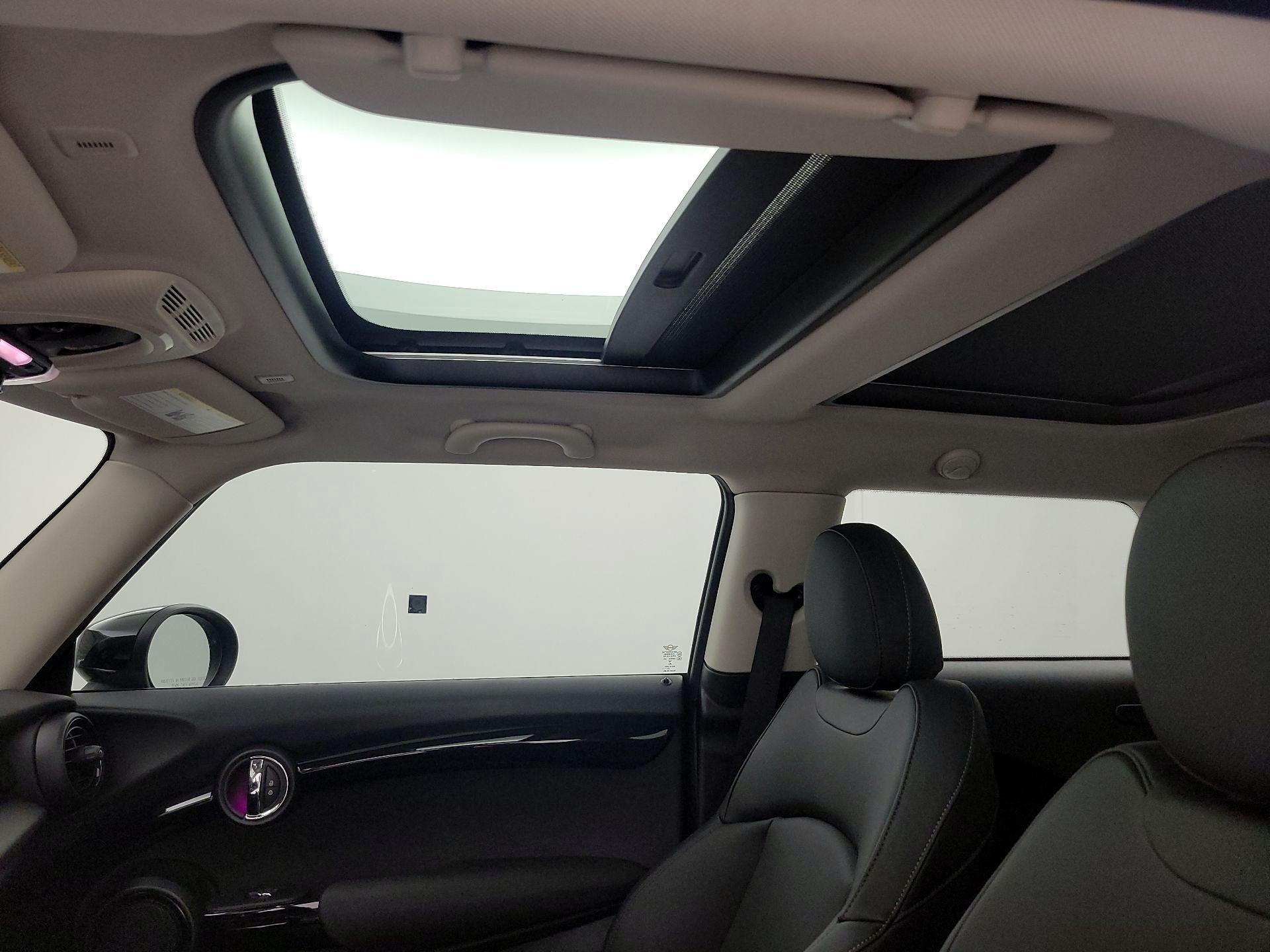 Thumbnail: 2020 MINI Cooper Hardtop - 18