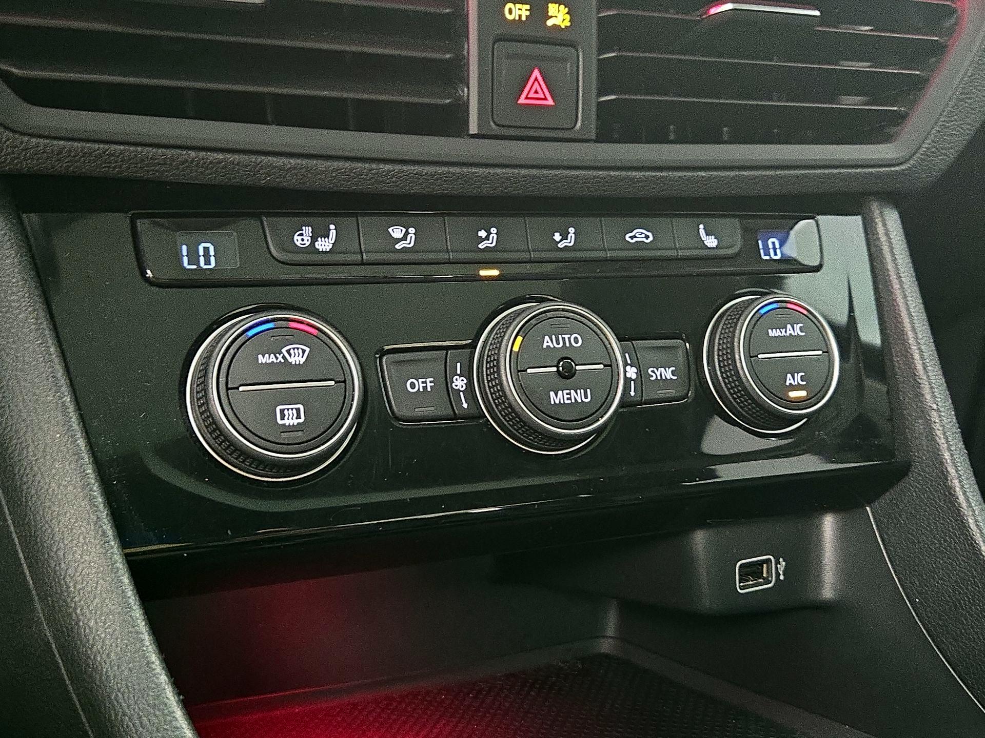 Thumbnail: 2019 Volkswagen Jetta - 16