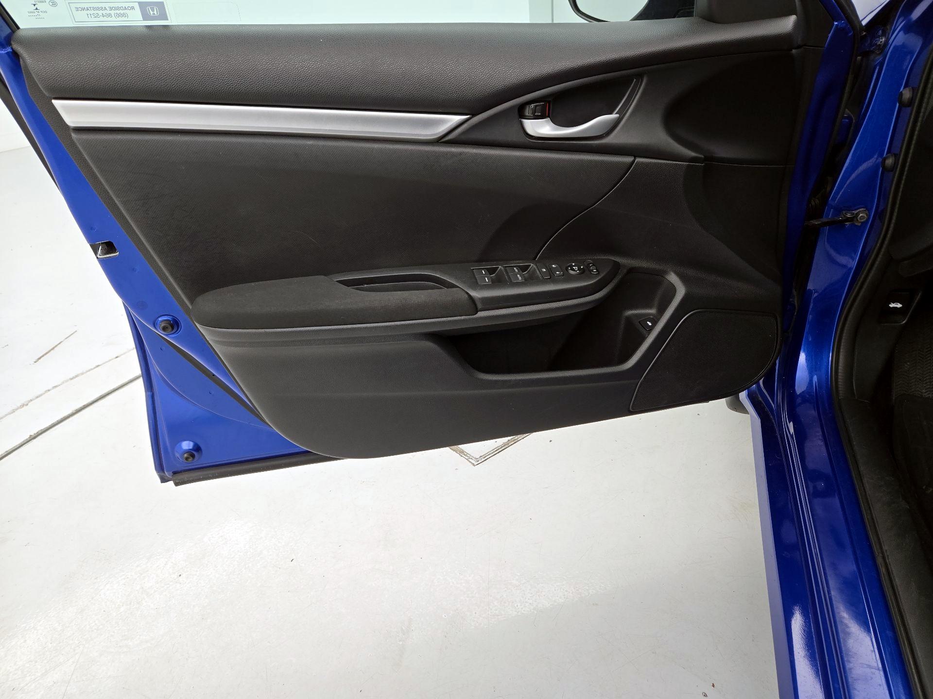 Thumbnail: 2017 Honda Civic - 12
