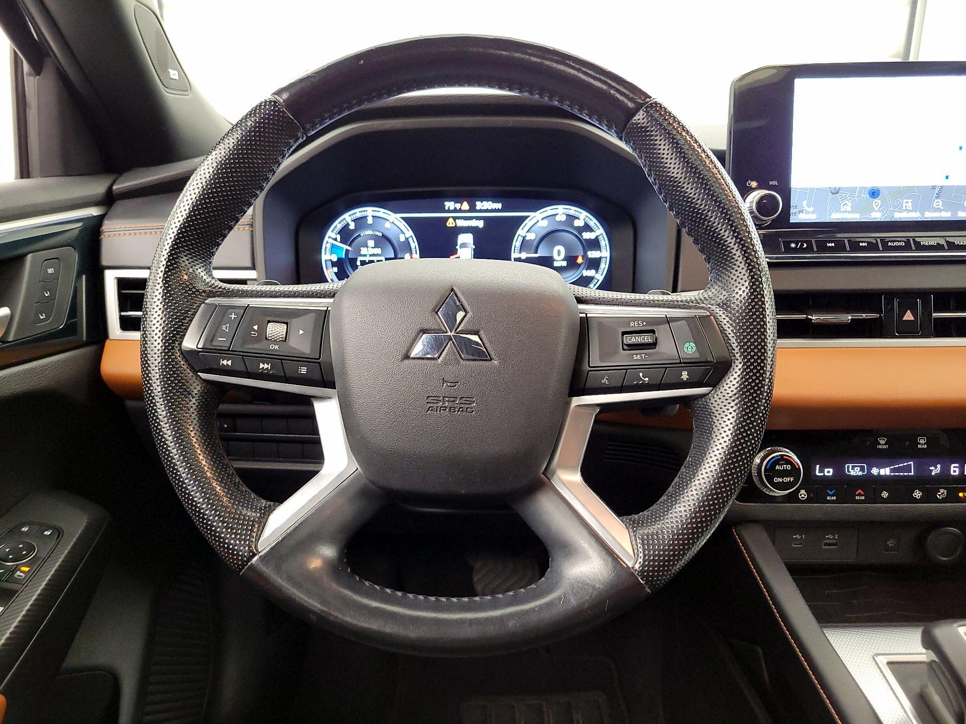 Thumbnail: 2022 Mitsubishi Outlander - 10