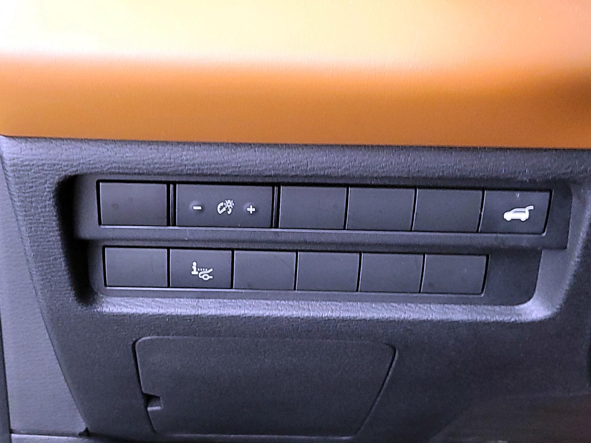 Thumbnail: 2022 Mitsubishi Outlander - 13