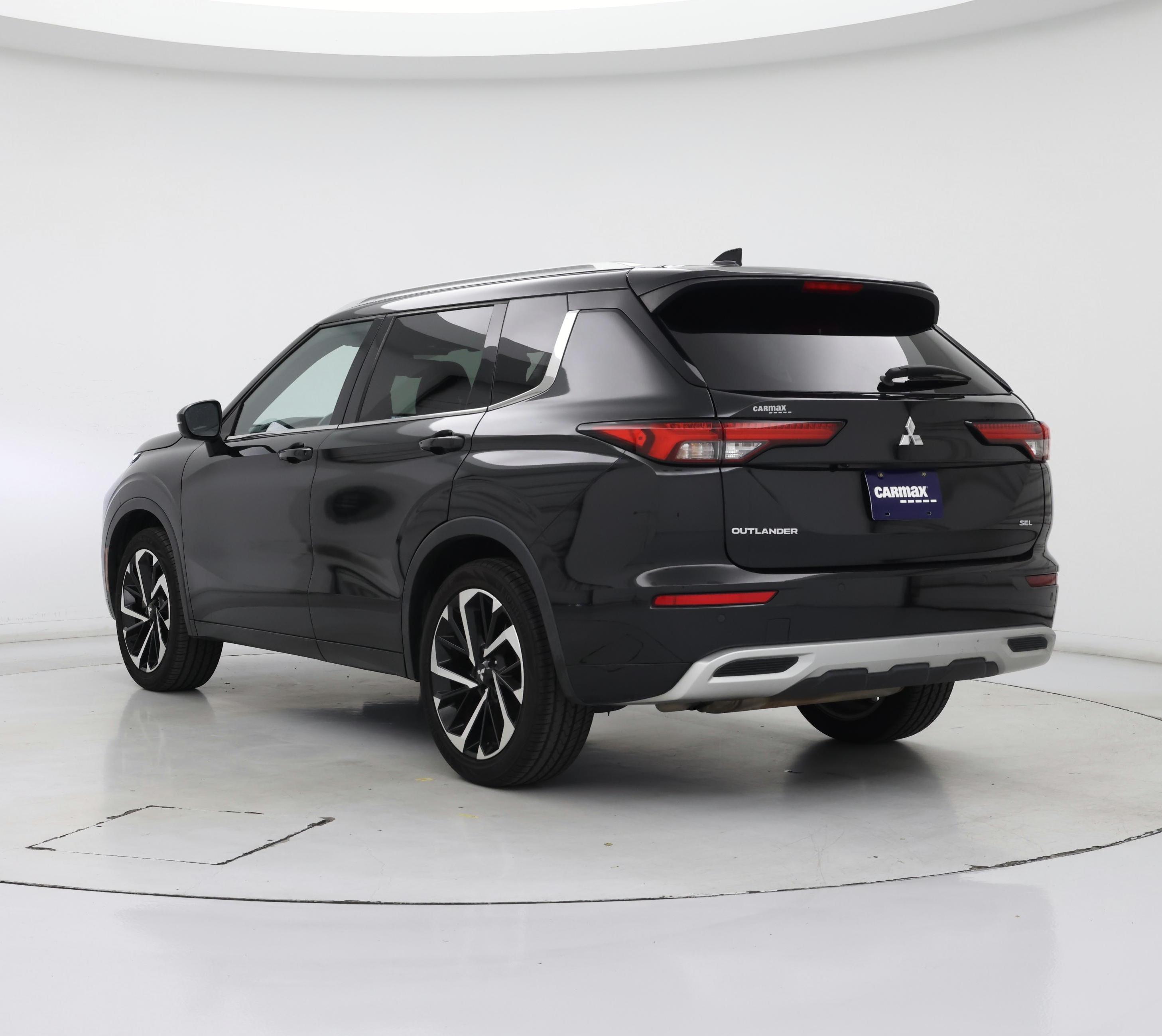 Thumbnail: 2022 Mitsubishi Outlander - 2