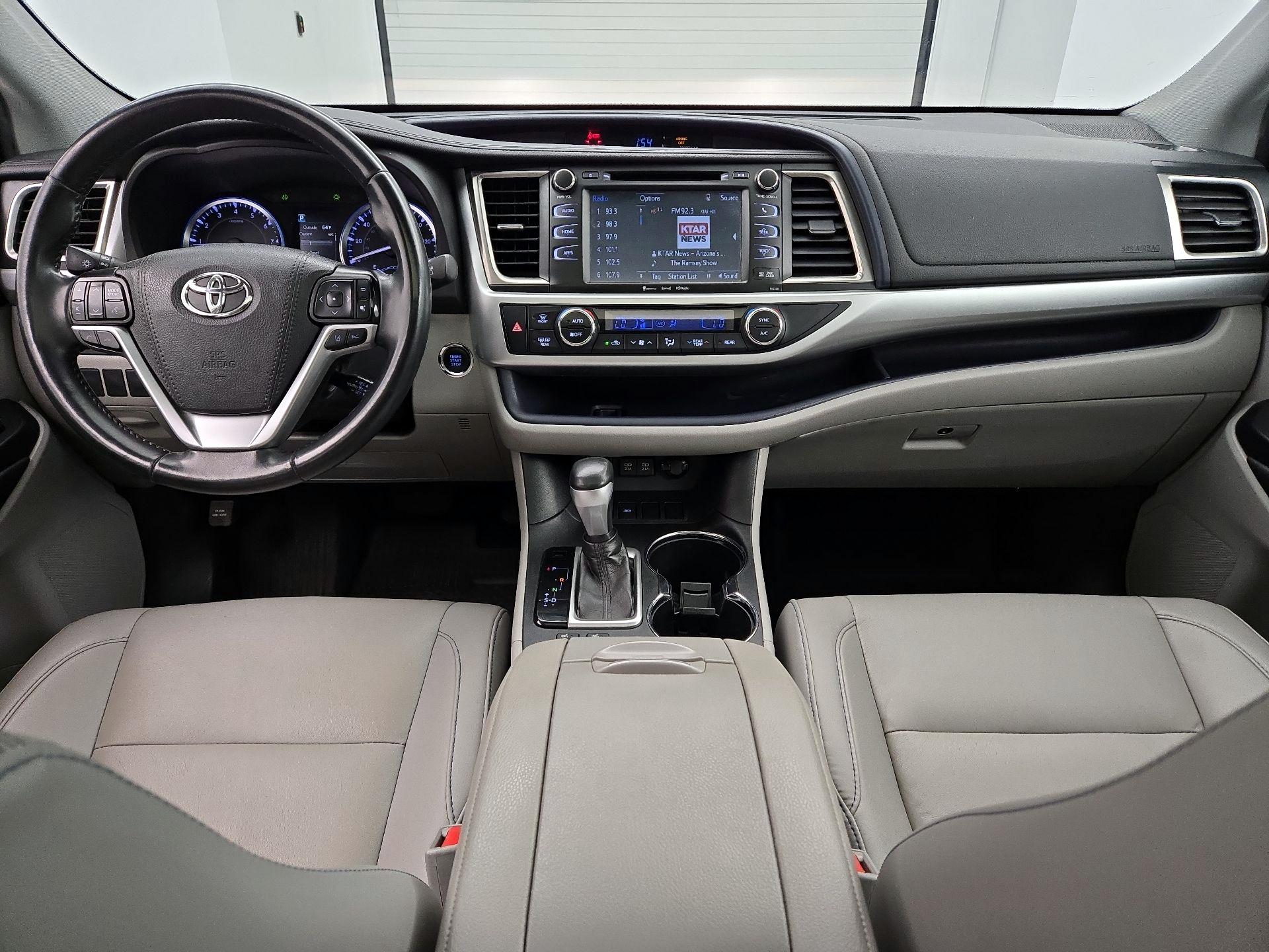 Thumbnail: 2019 Toyota Highlander - 9