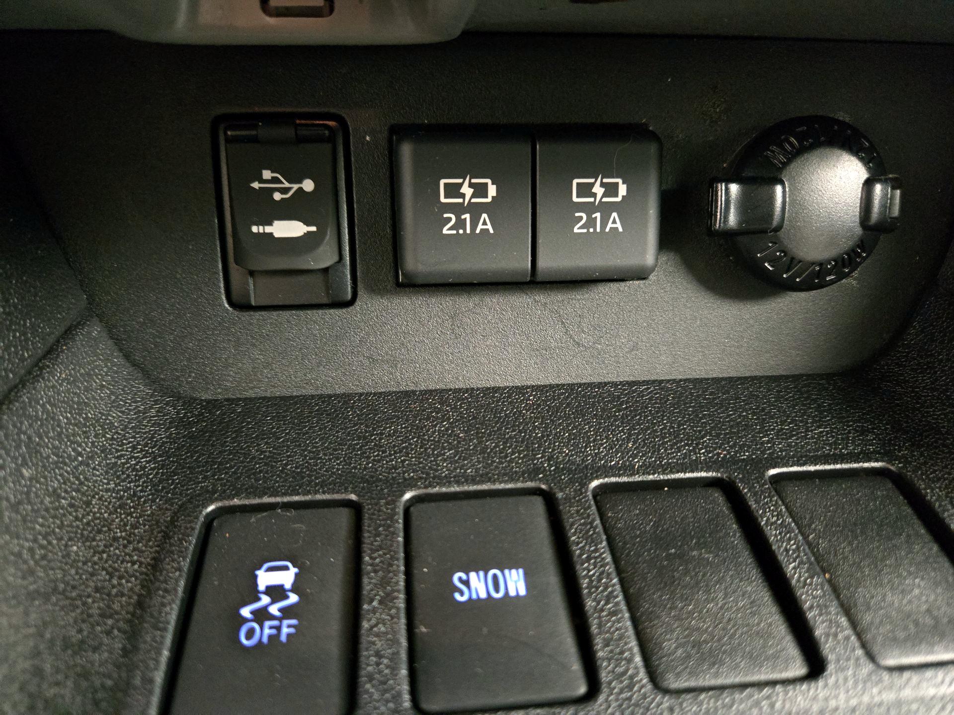 Thumbnail: 2019 Toyota Highlander - 18