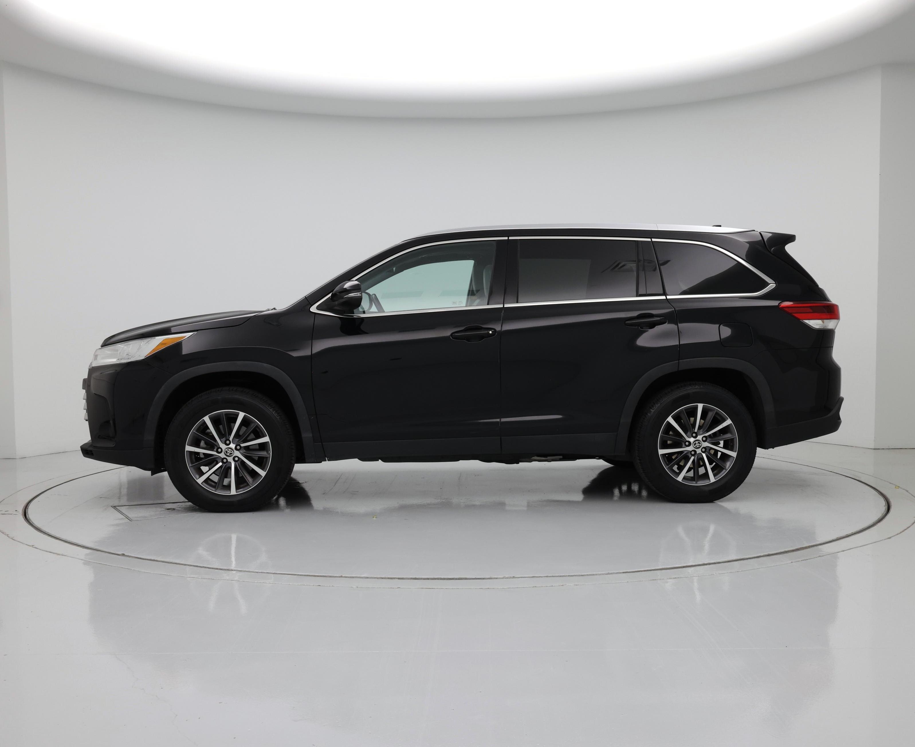 Thumbnail: 2019 Toyota Highlander - 3