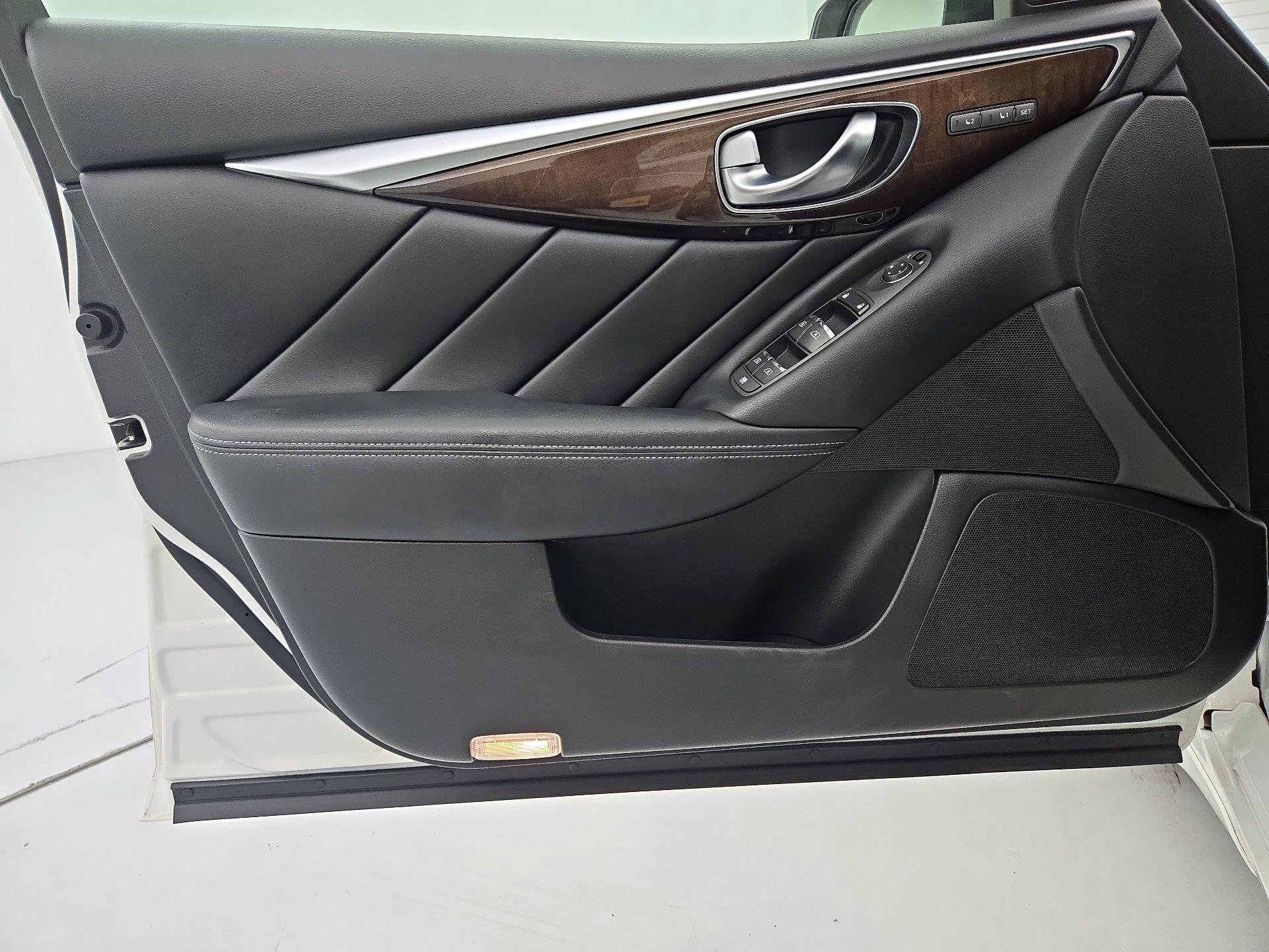Thumbnail: 2016 INFINITI  - 12