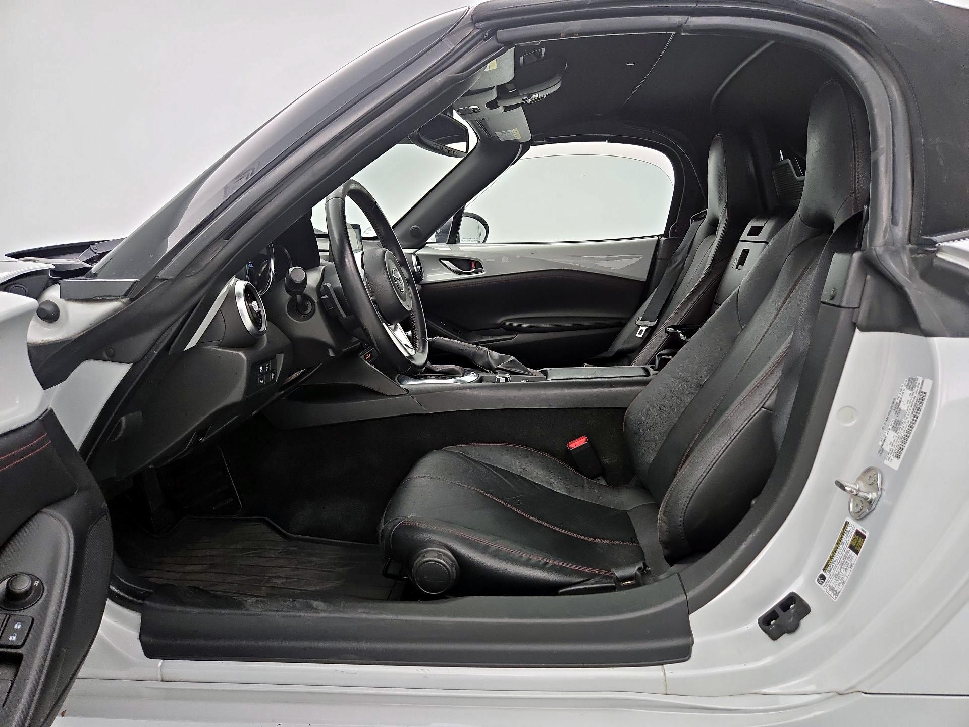 Thumbnail: 2016 Mazda MX-5 Miata - 11
