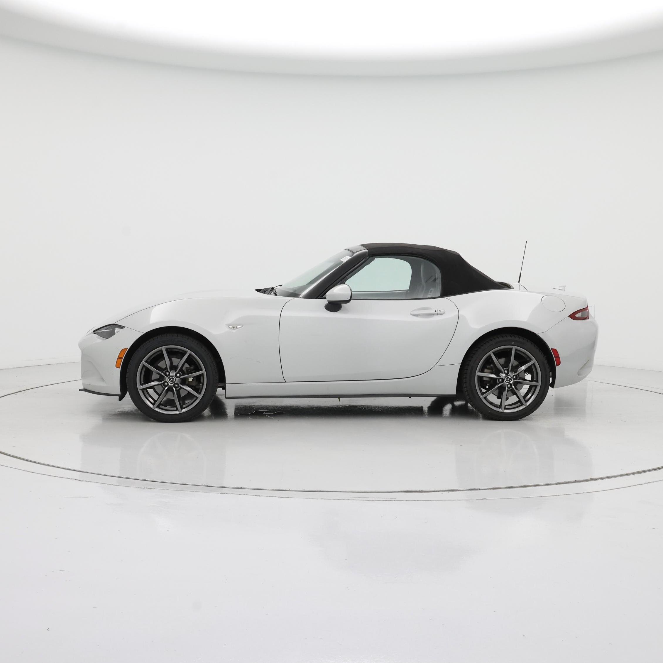 Thumbnail: 2016 Mazda MX-5 Miata - 3