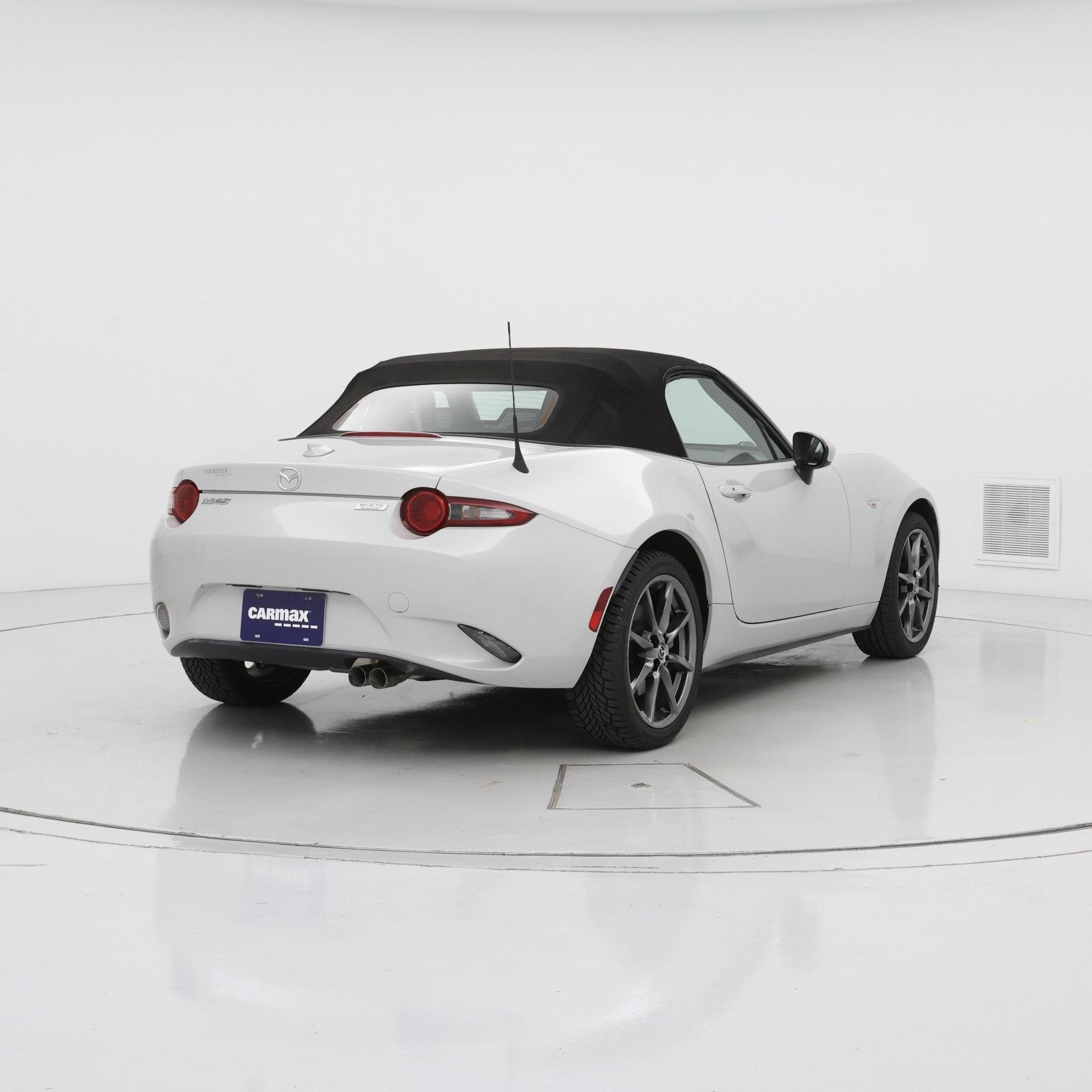 Thumbnail: 2016 Mazda MX-5 Miata - 8