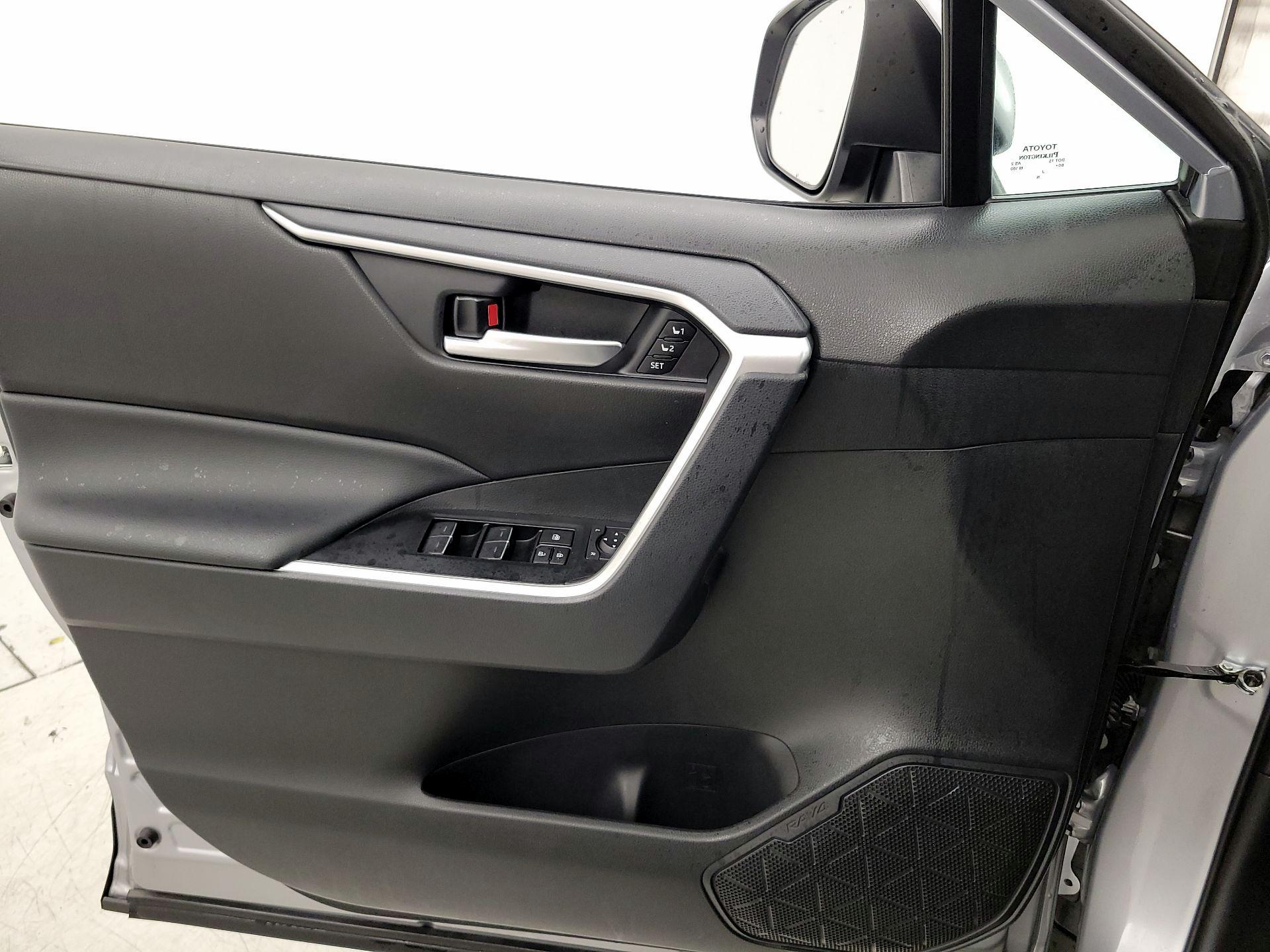 Thumbnail: 2024 Toyota RAV4 - 12