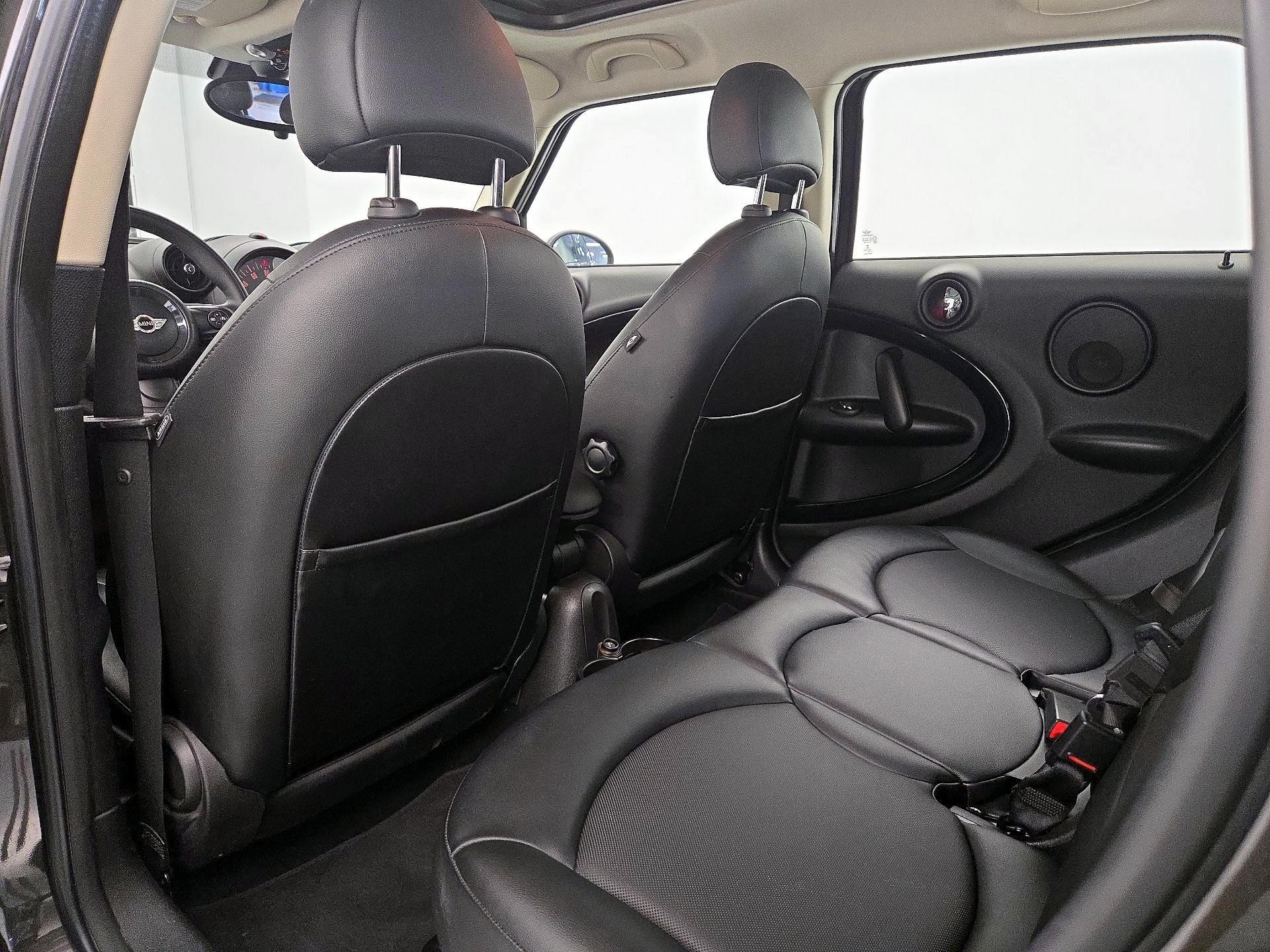 Thumbnail: 2015 MINI Cooper Countryman - 18