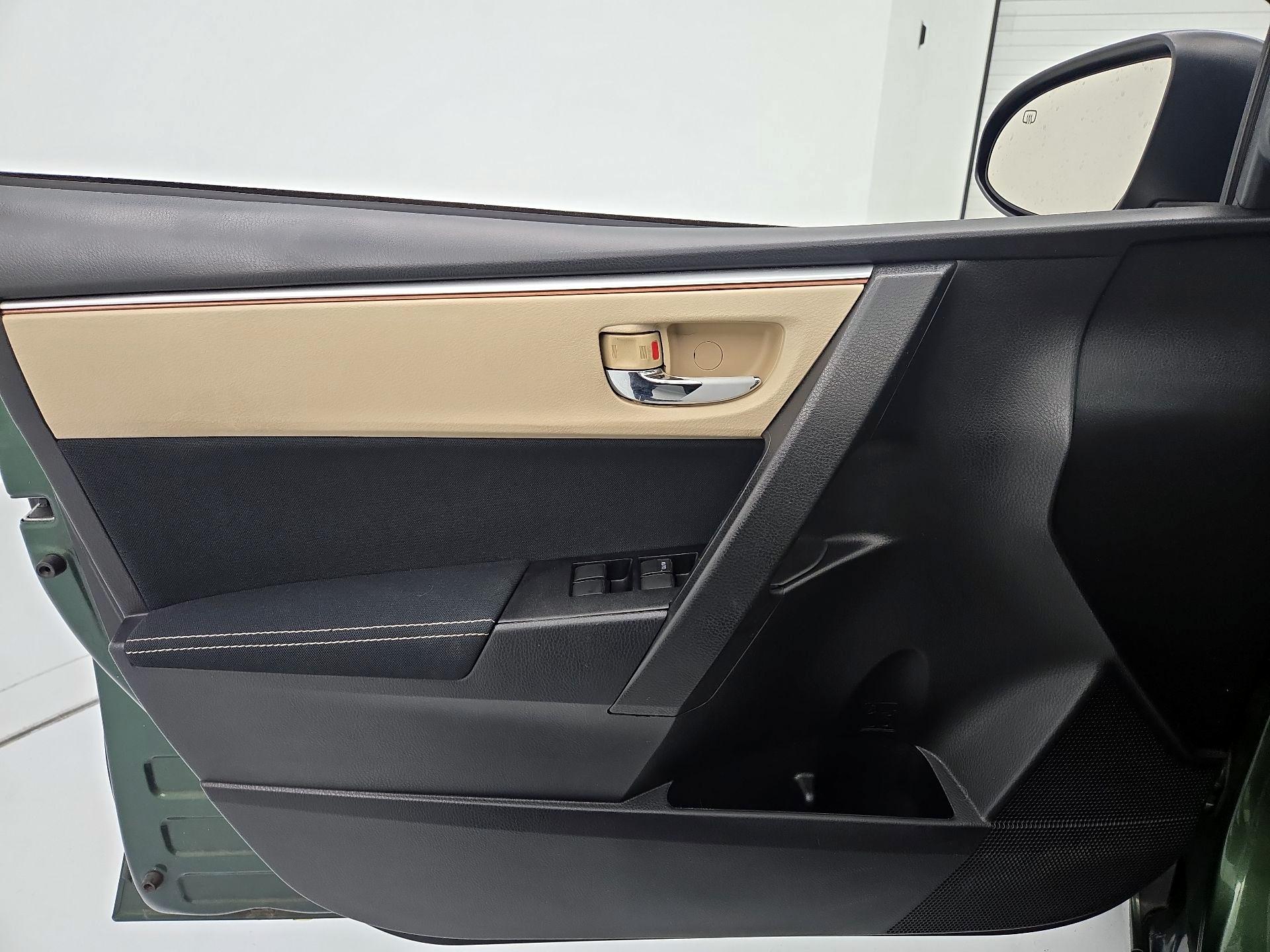 Thumbnail: 2014 Toyota Corolla - 12