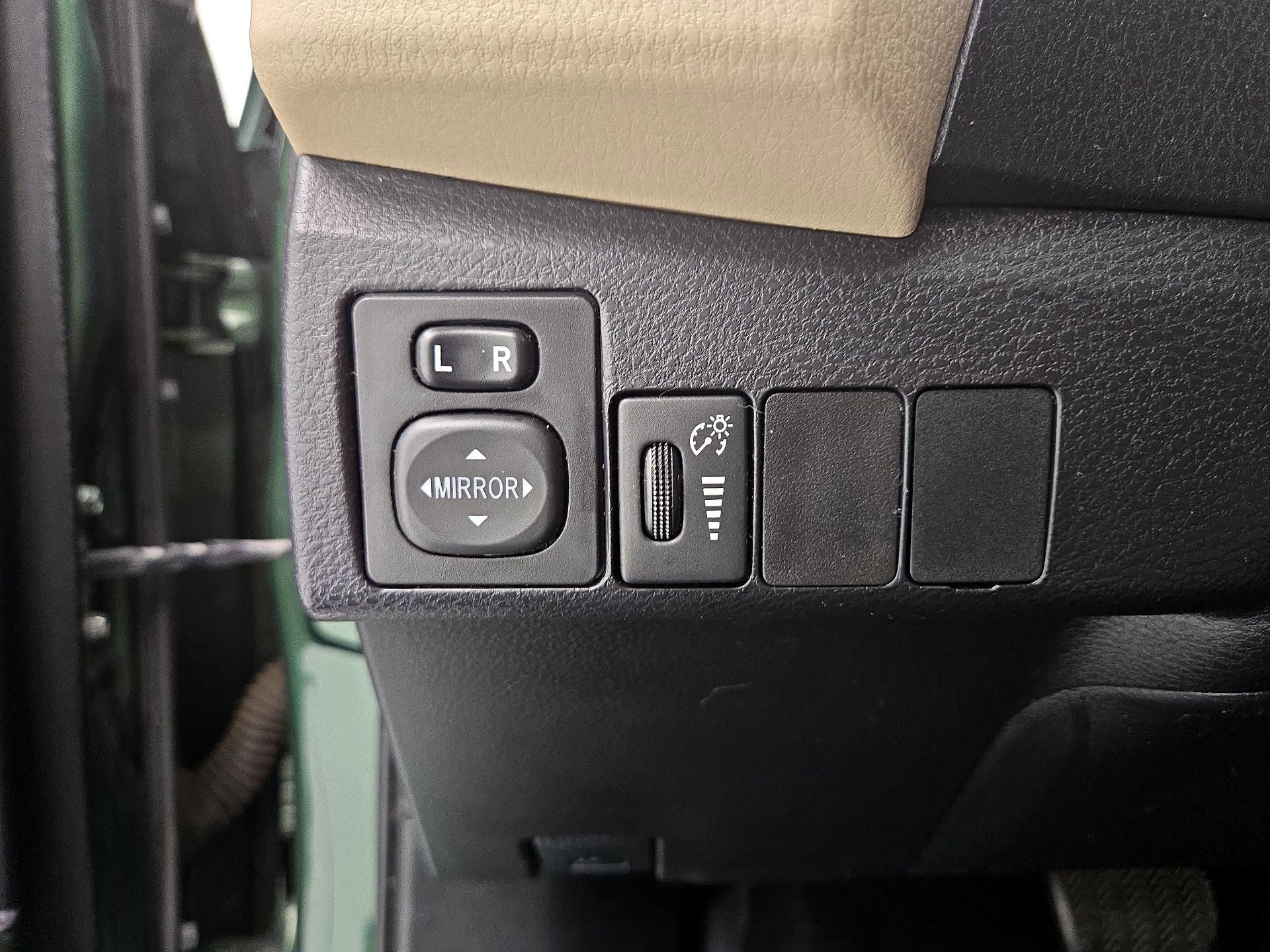 Thumbnail: 2014 Toyota Corolla - 13