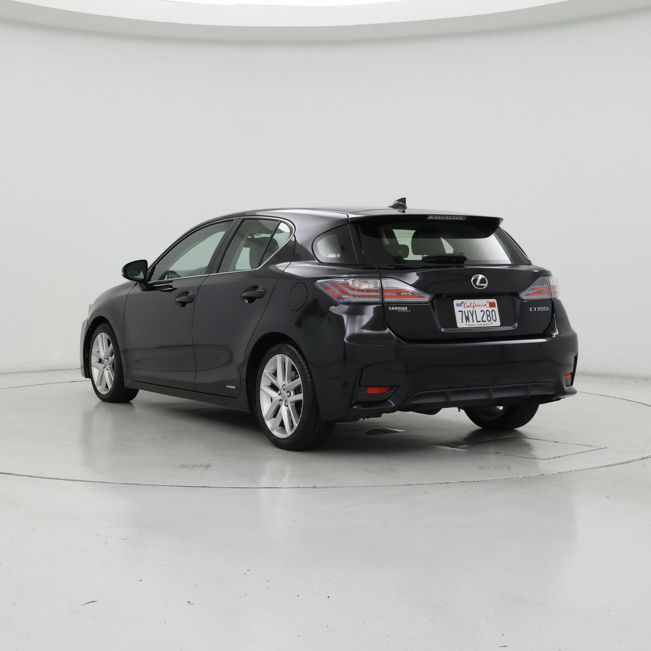 Thumbnail: 2017 Lexus CT - 2