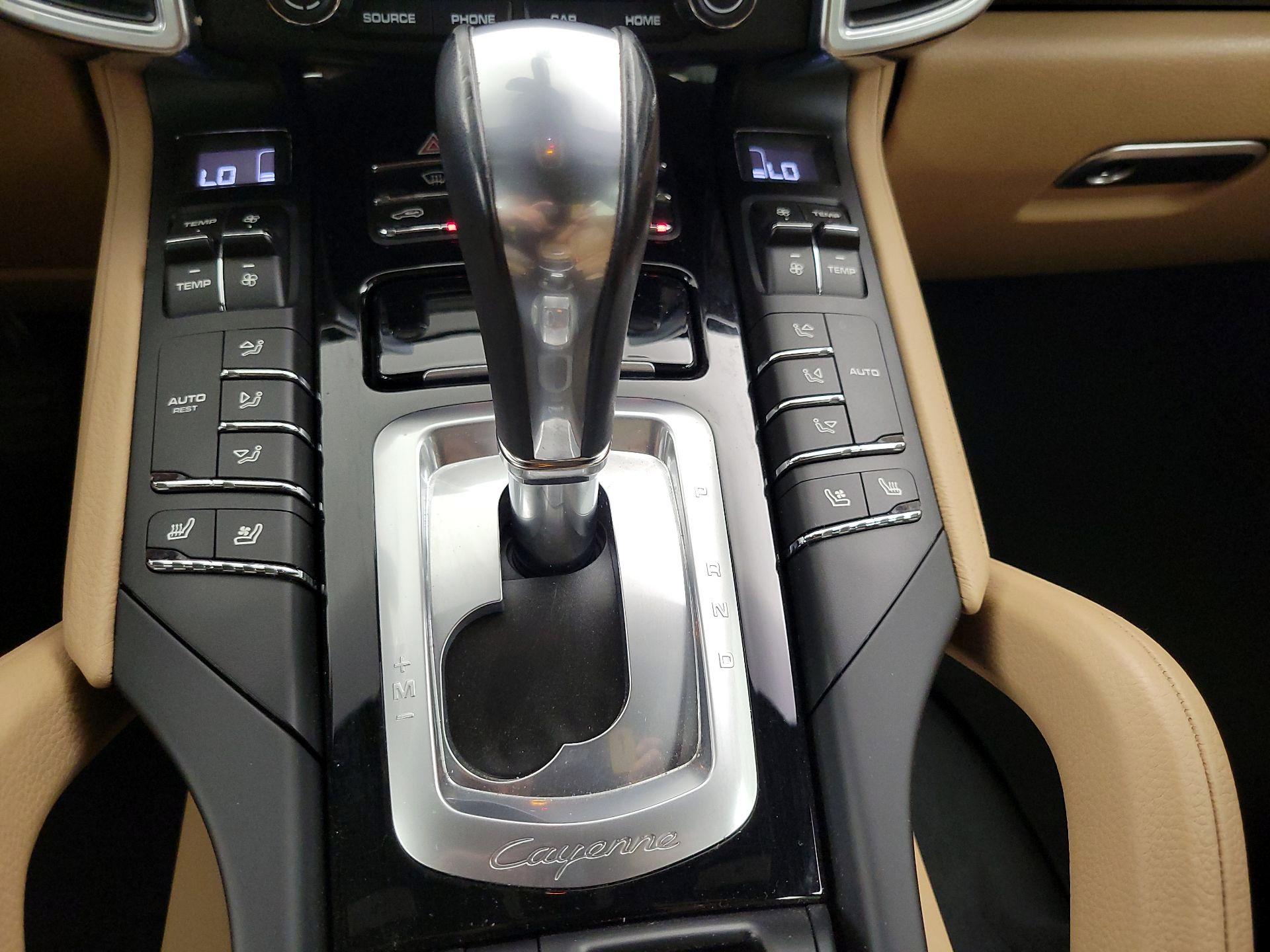 Thumbnail: 2018 Porsche Cayenne - 18