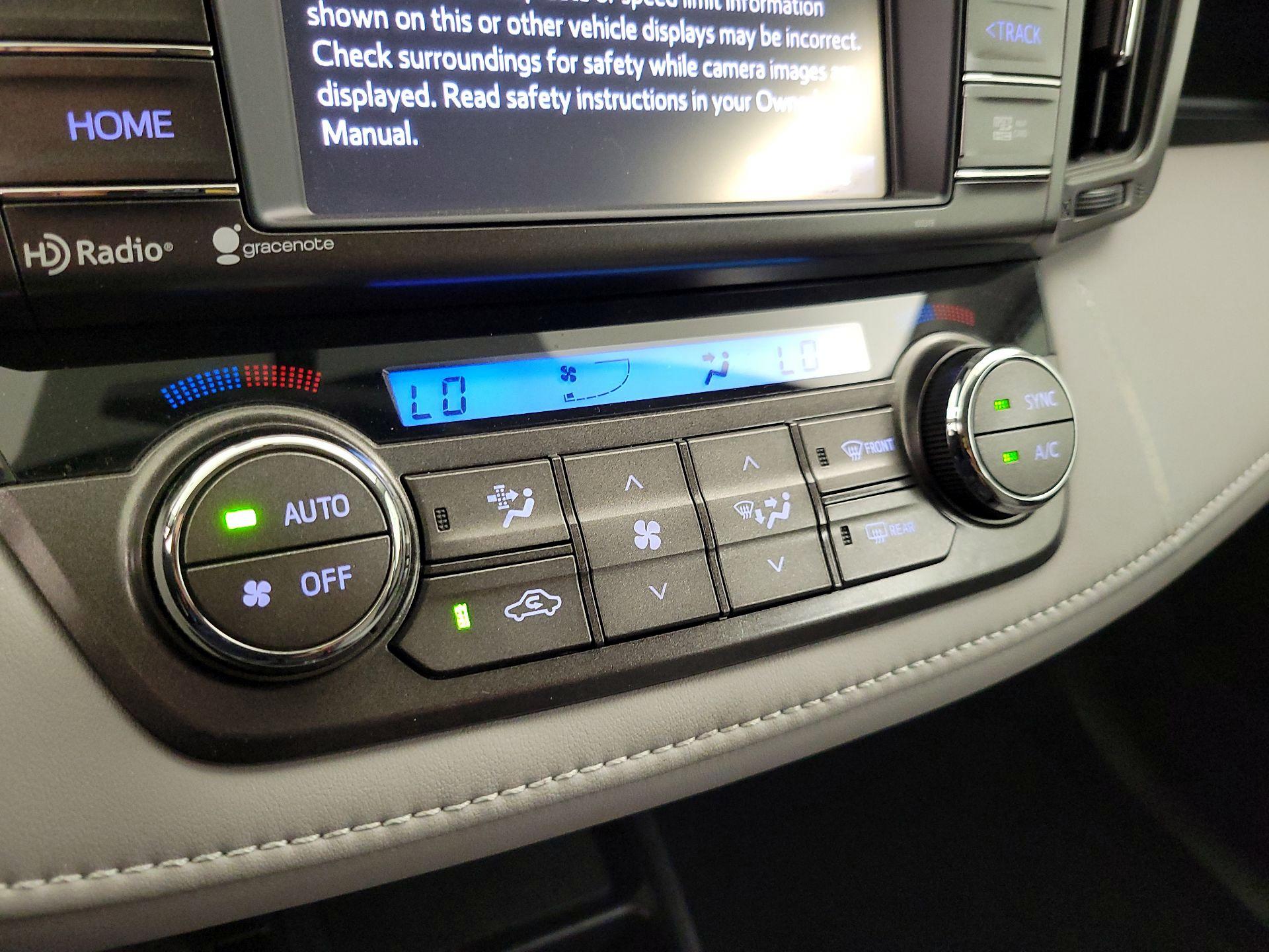 Thumbnail: 2015 Toyota RAV4 - 16