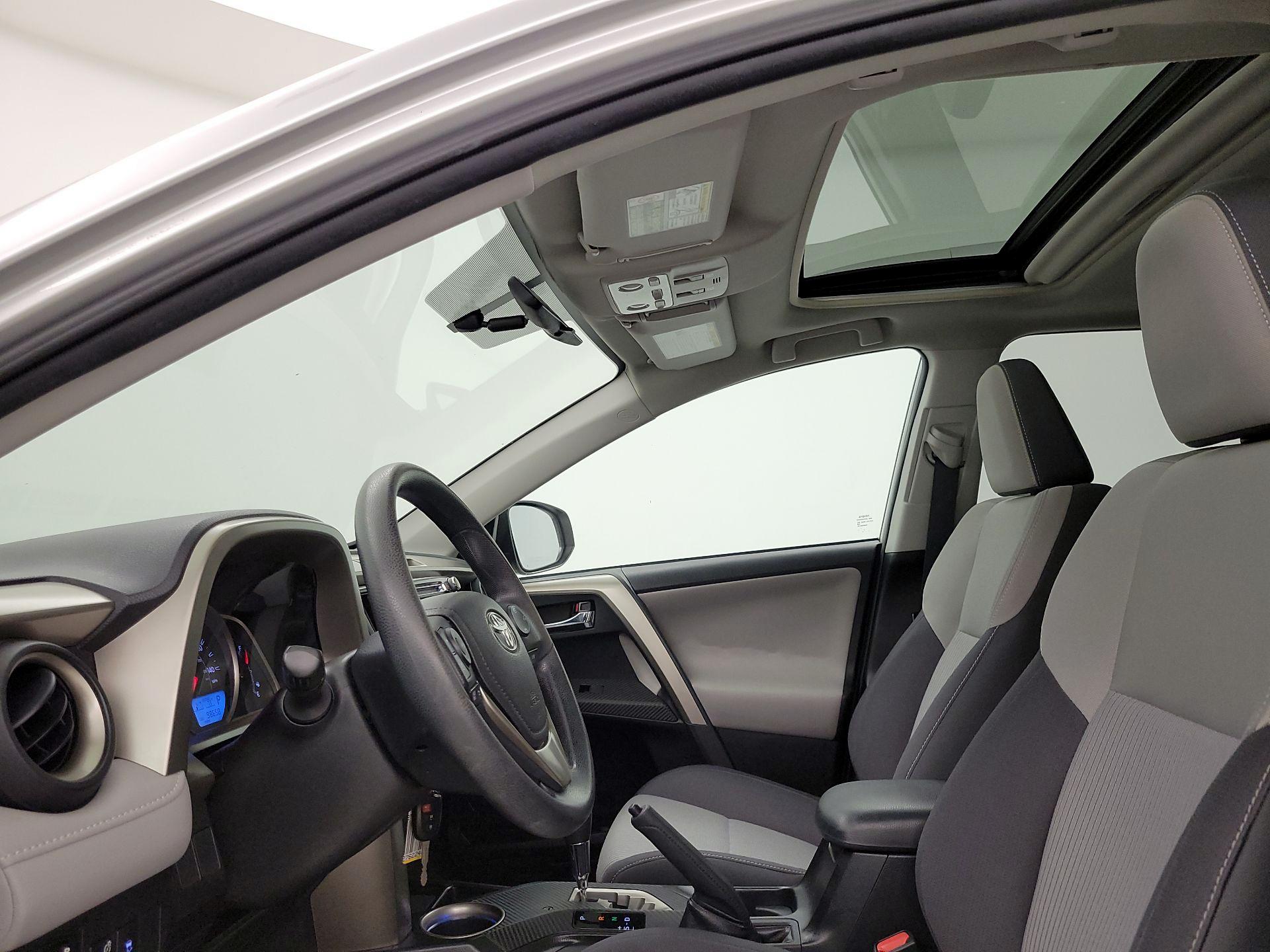 Thumbnail: 2015 Toyota RAV4 - 19