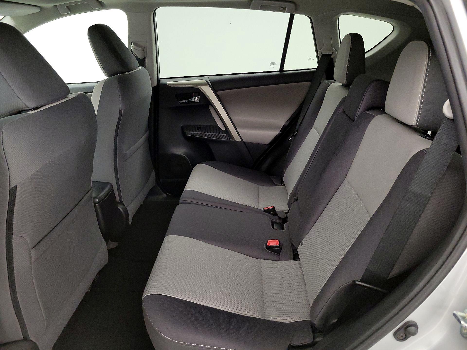 Thumbnail: 2015 Toyota RAV4 - 20