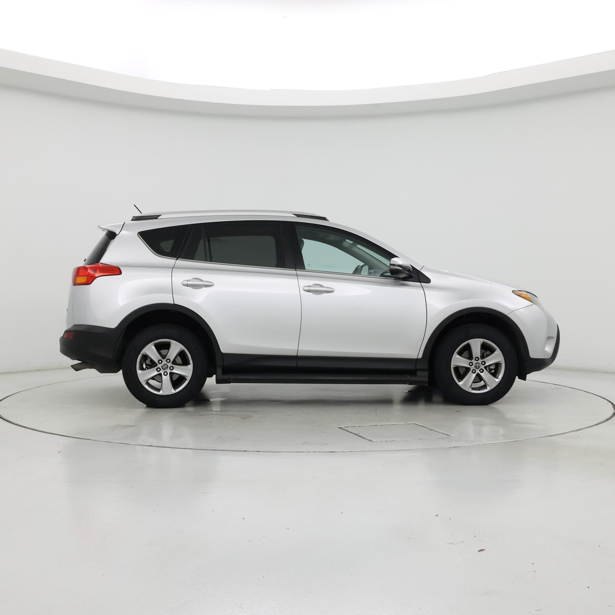 Thumbnail: 2015 Toyota RAV4 - 7