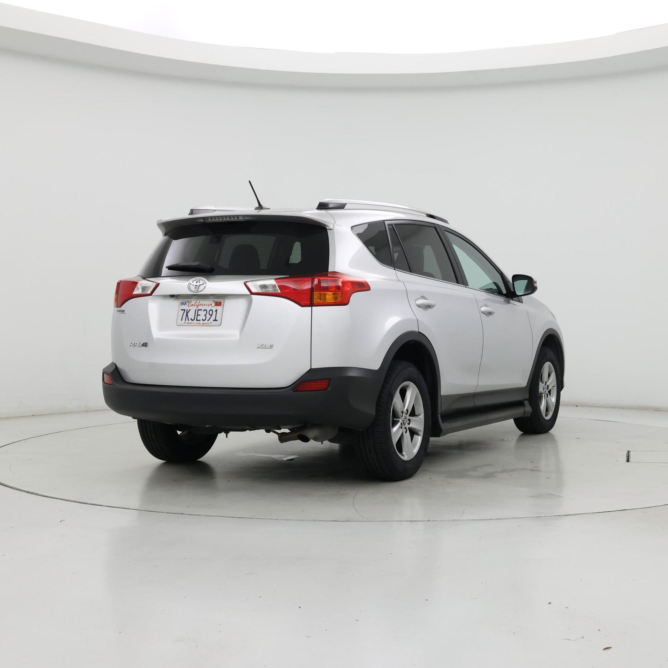 Thumbnail: 2015 Toyota RAV4 - 8