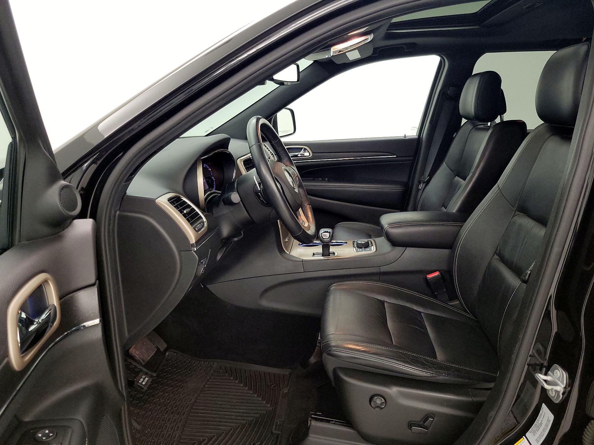Thumbnail: 2015 Jeep Grand Cherokee - 11