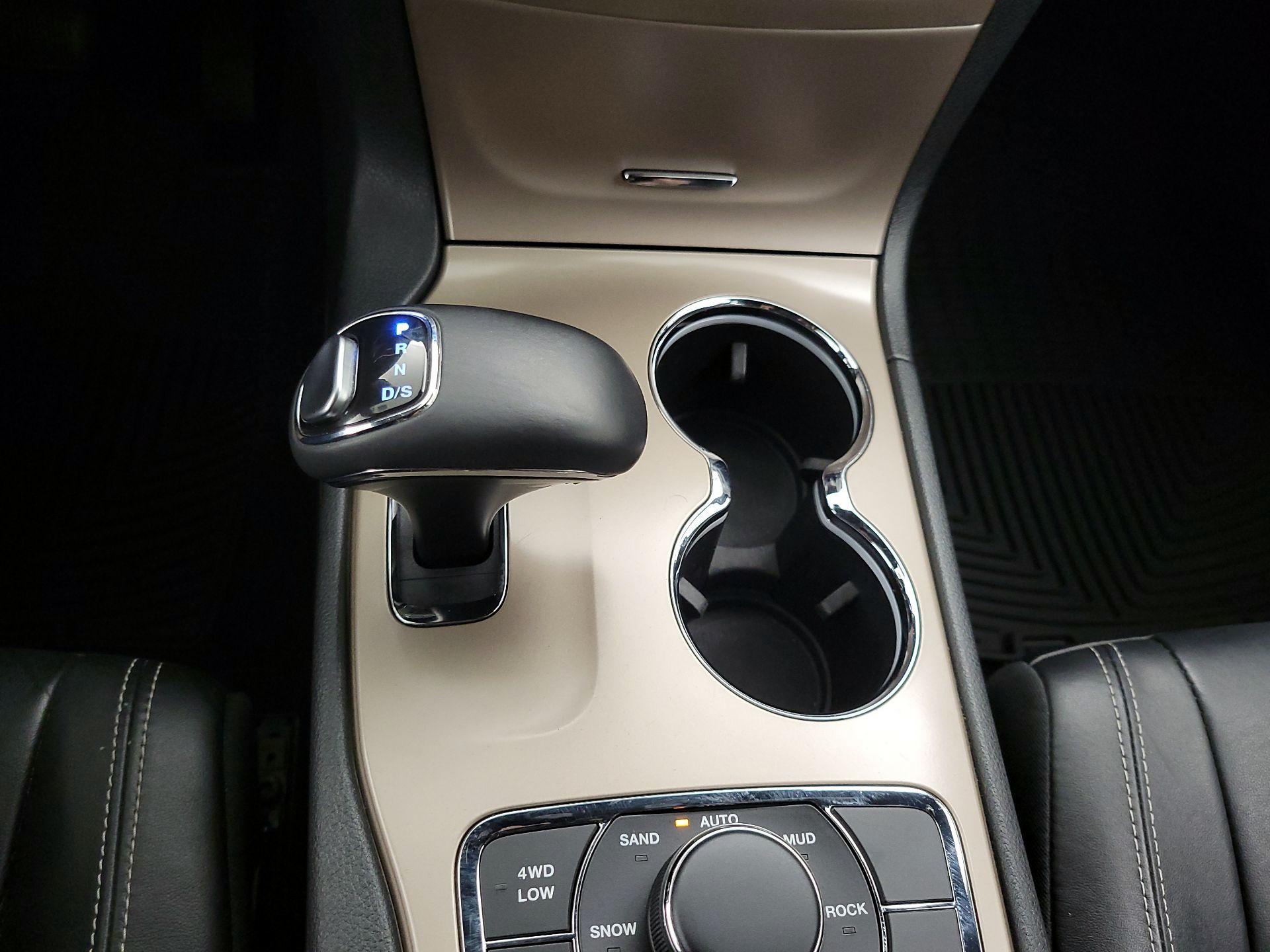 Thumbnail: 2015 Jeep Grand Cherokee - 18