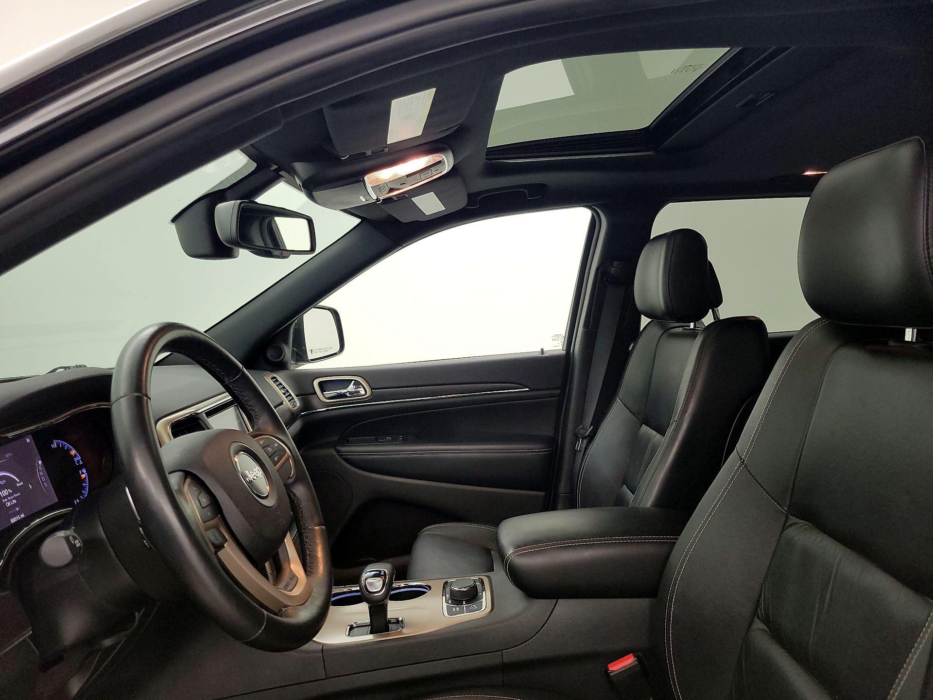 Thumbnail: 2015 Jeep Grand Cherokee - 20