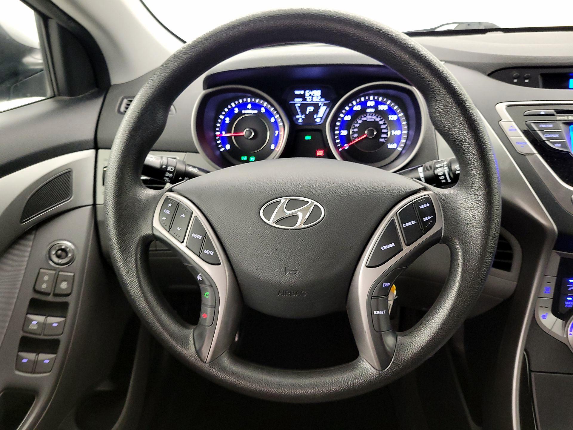 Thumbnail: 2013 Hyundai Elantra - 10