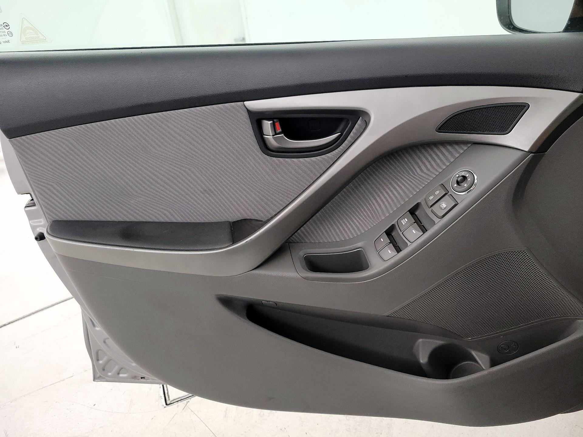 Thumbnail: 2013 Hyundai Elantra - 12