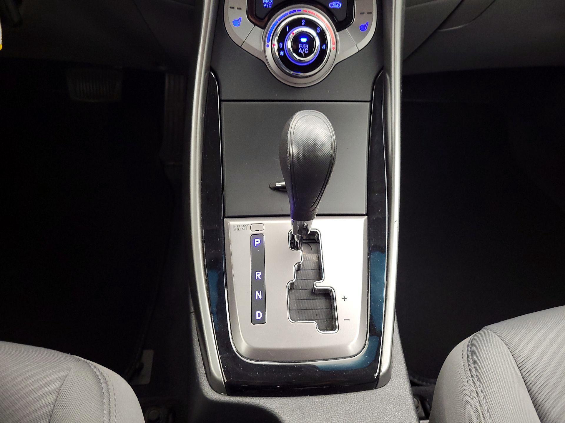 Thumbnail: 2013 Hyundai Elantra - 16