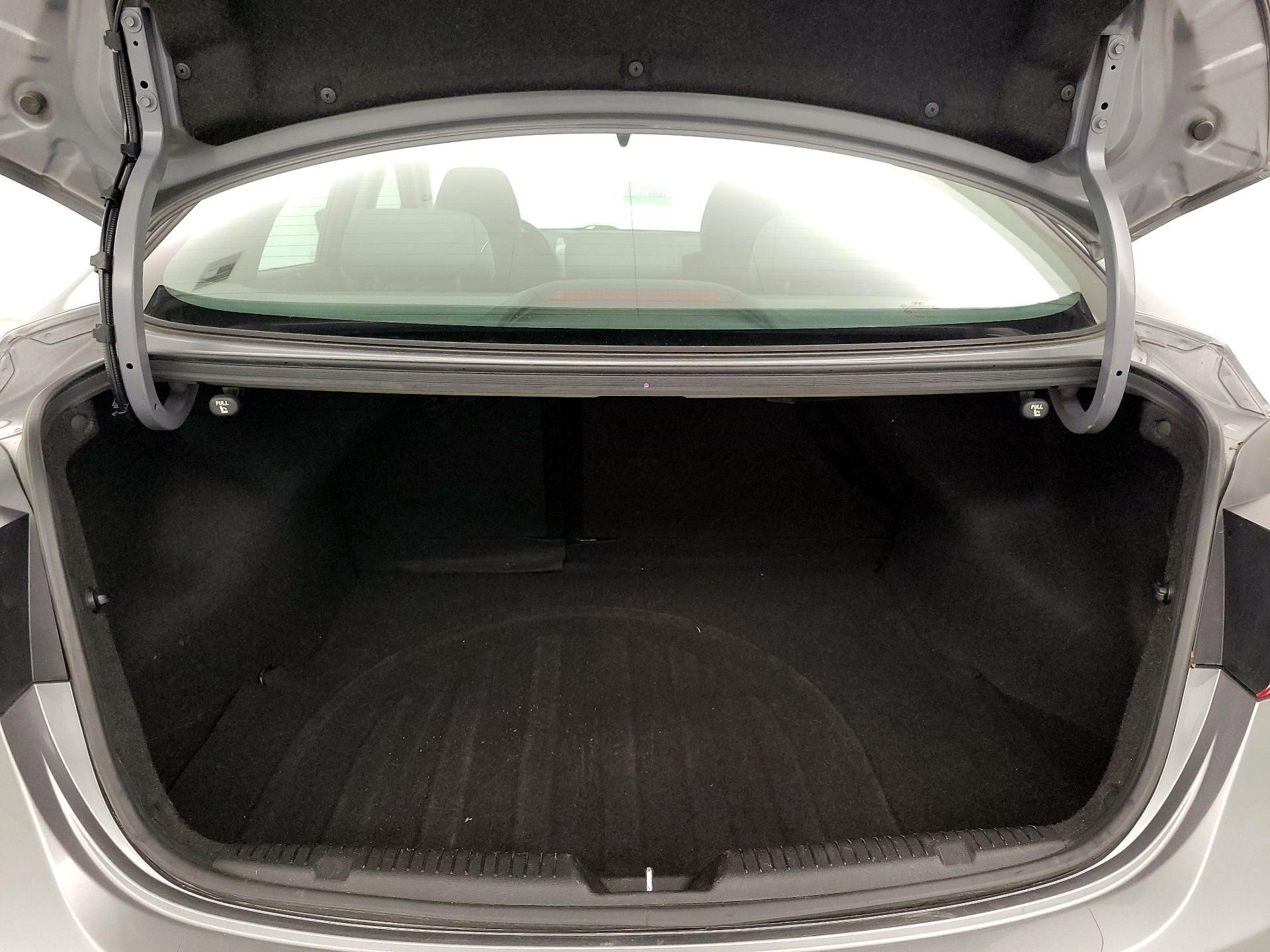 Thumbnail: 2013 Hyundai Elantra - 19