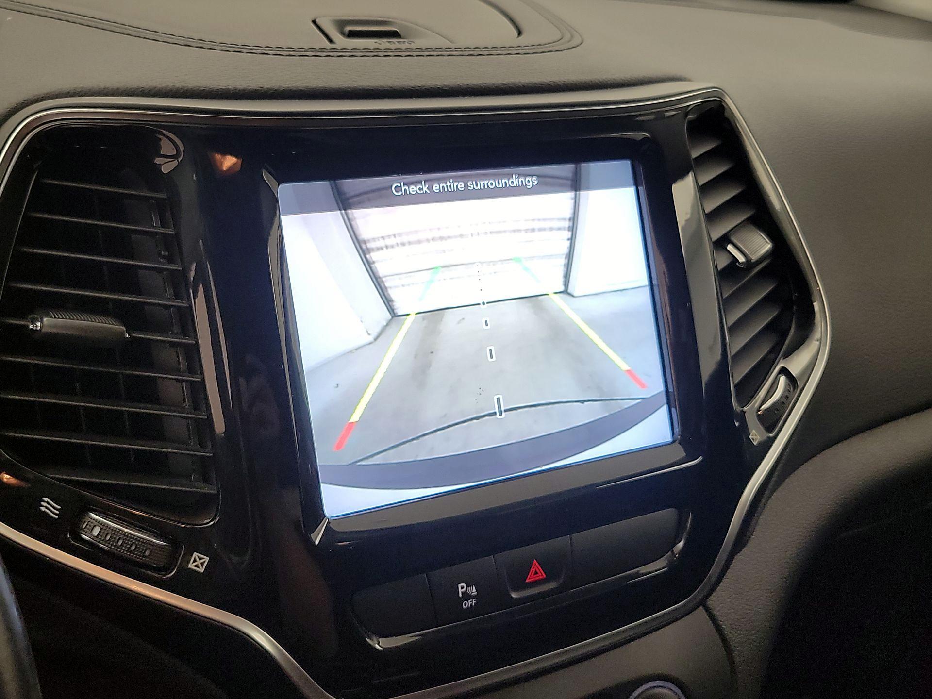 Thumbnail: 2020 Jeep Cherokee - 14