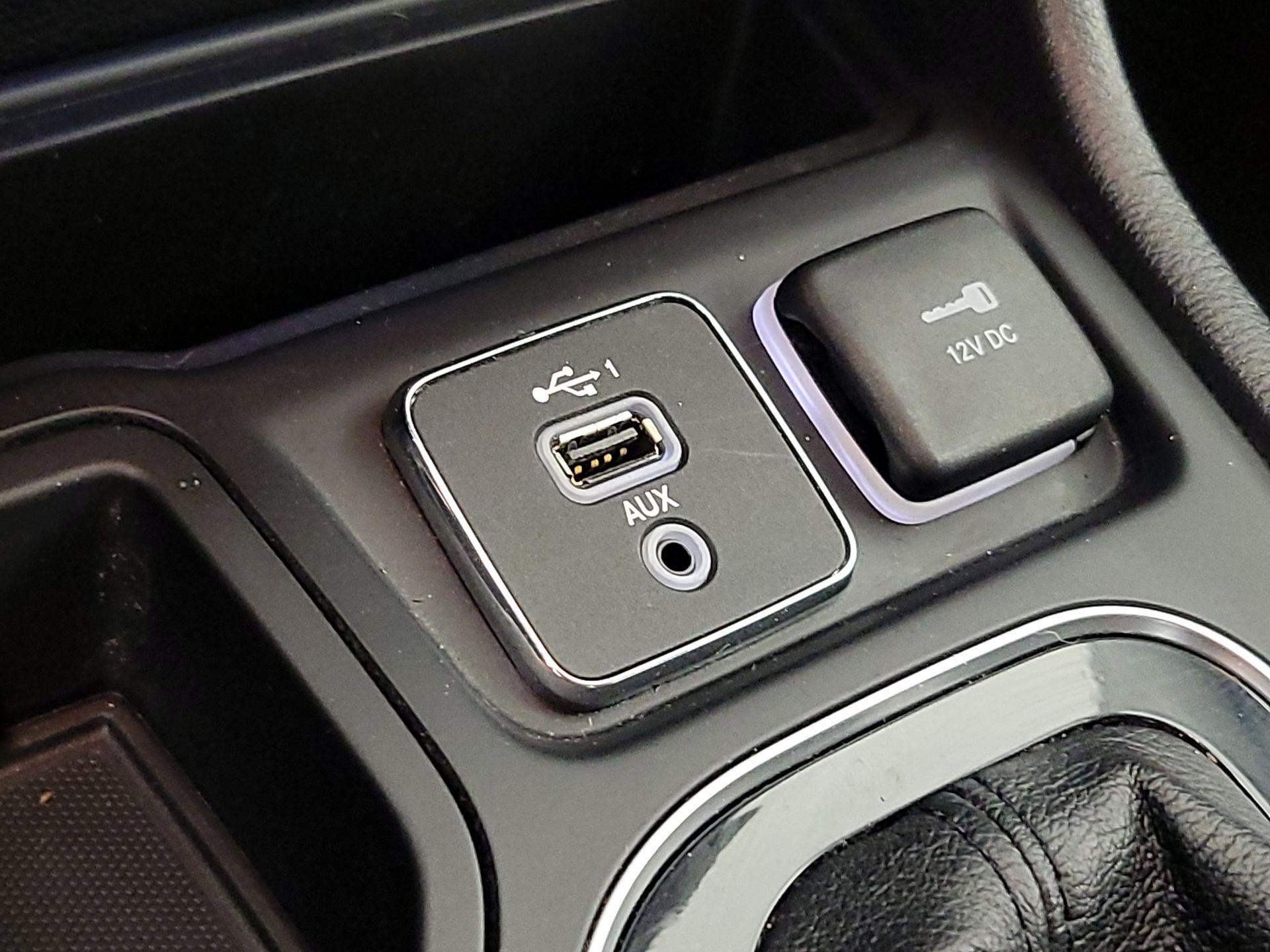 Thumbnail: 2020 Jeep Cherokee - 18