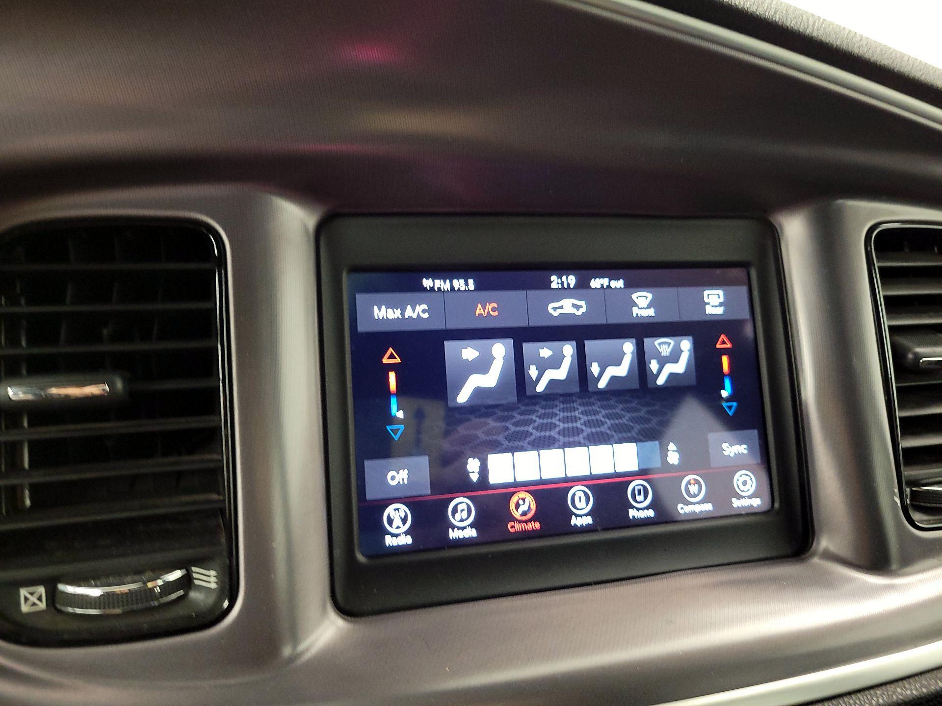 Thumbnail: 2019 Dodge Charger - 16
