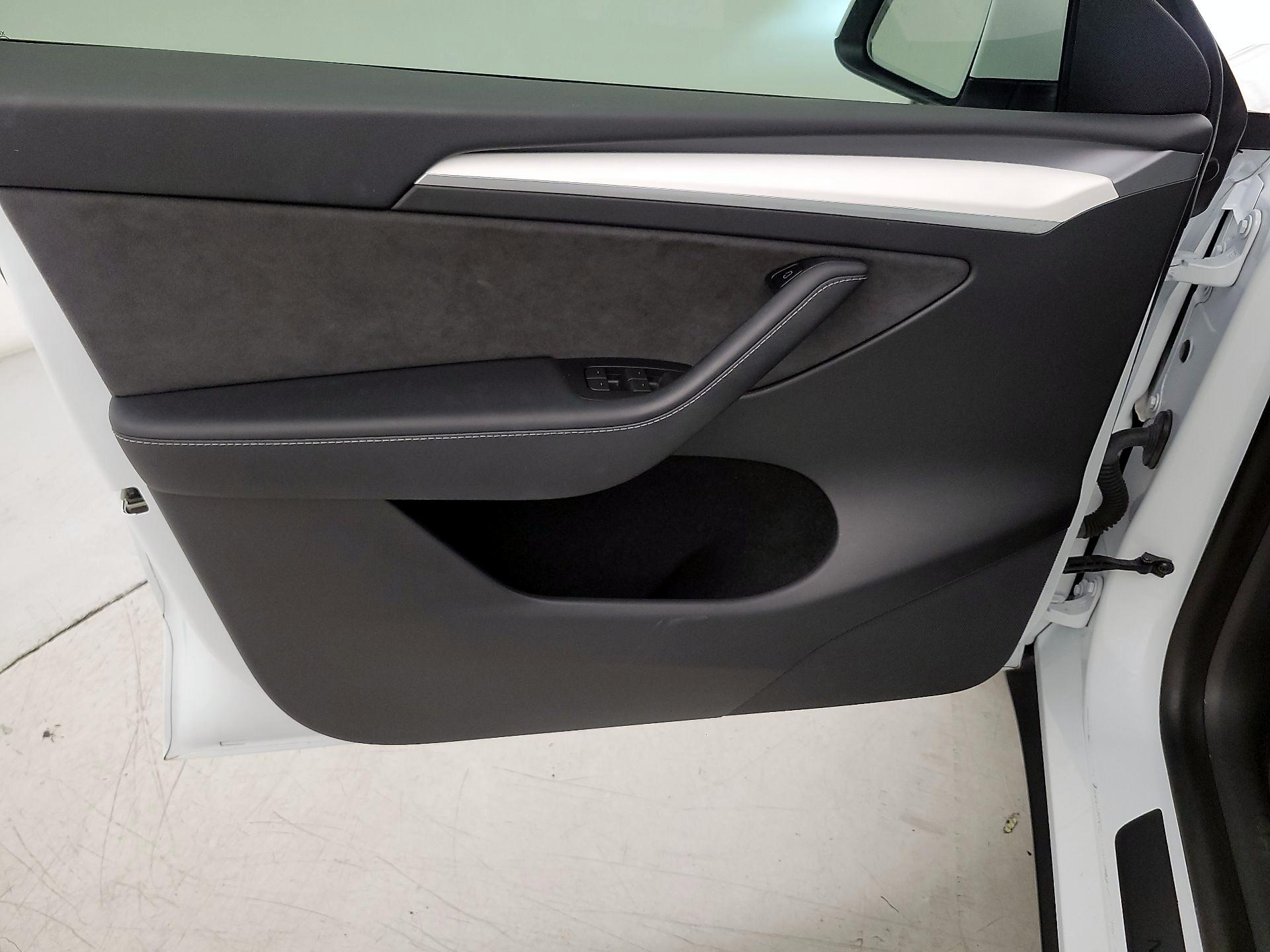 Thumbnail: 2022 Tesla Model Y - 12