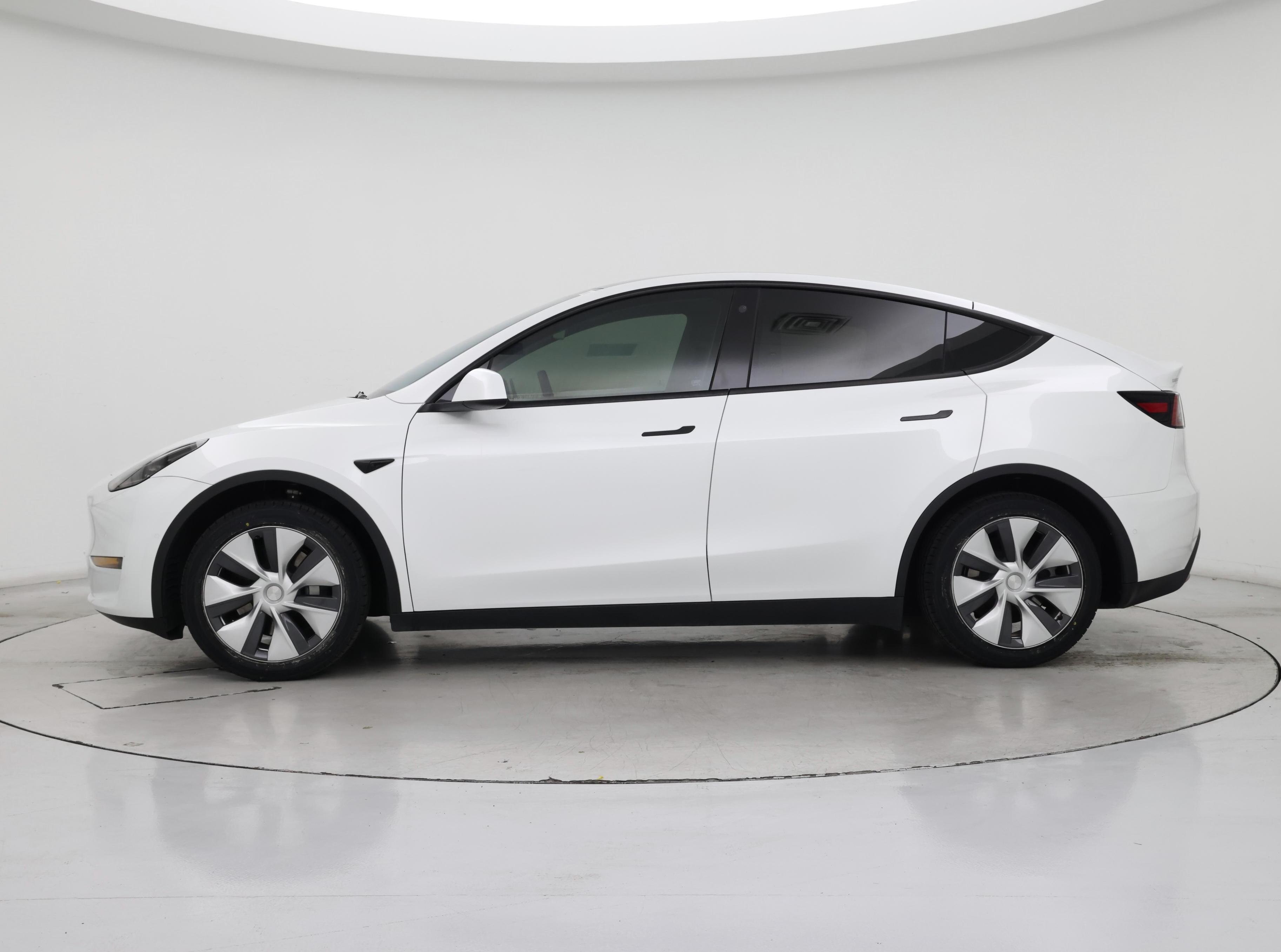 Thumbnail: 2022 Tesla Model Y - 3