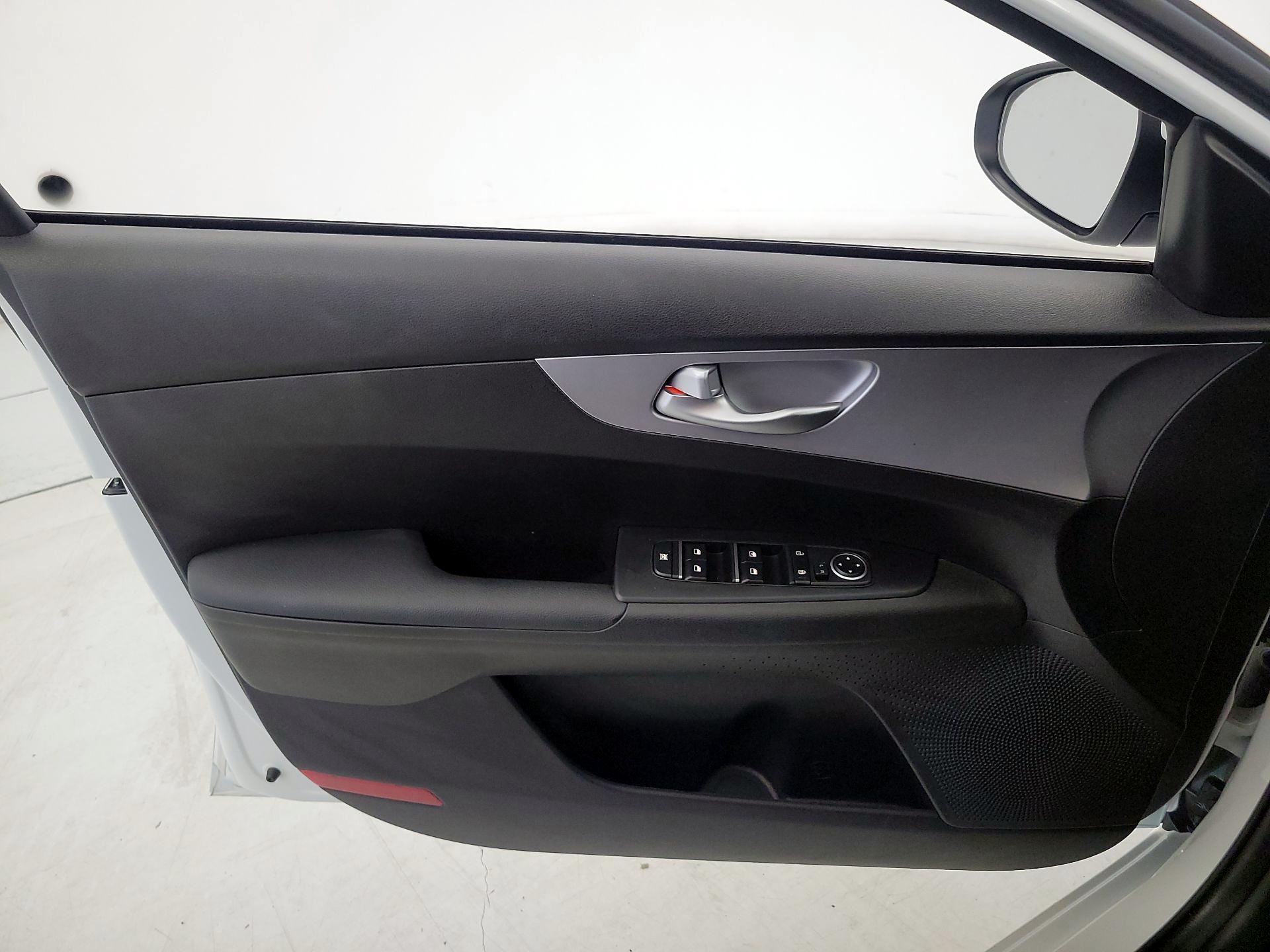 Thumbnail: 2023 Kia Forte - 12
