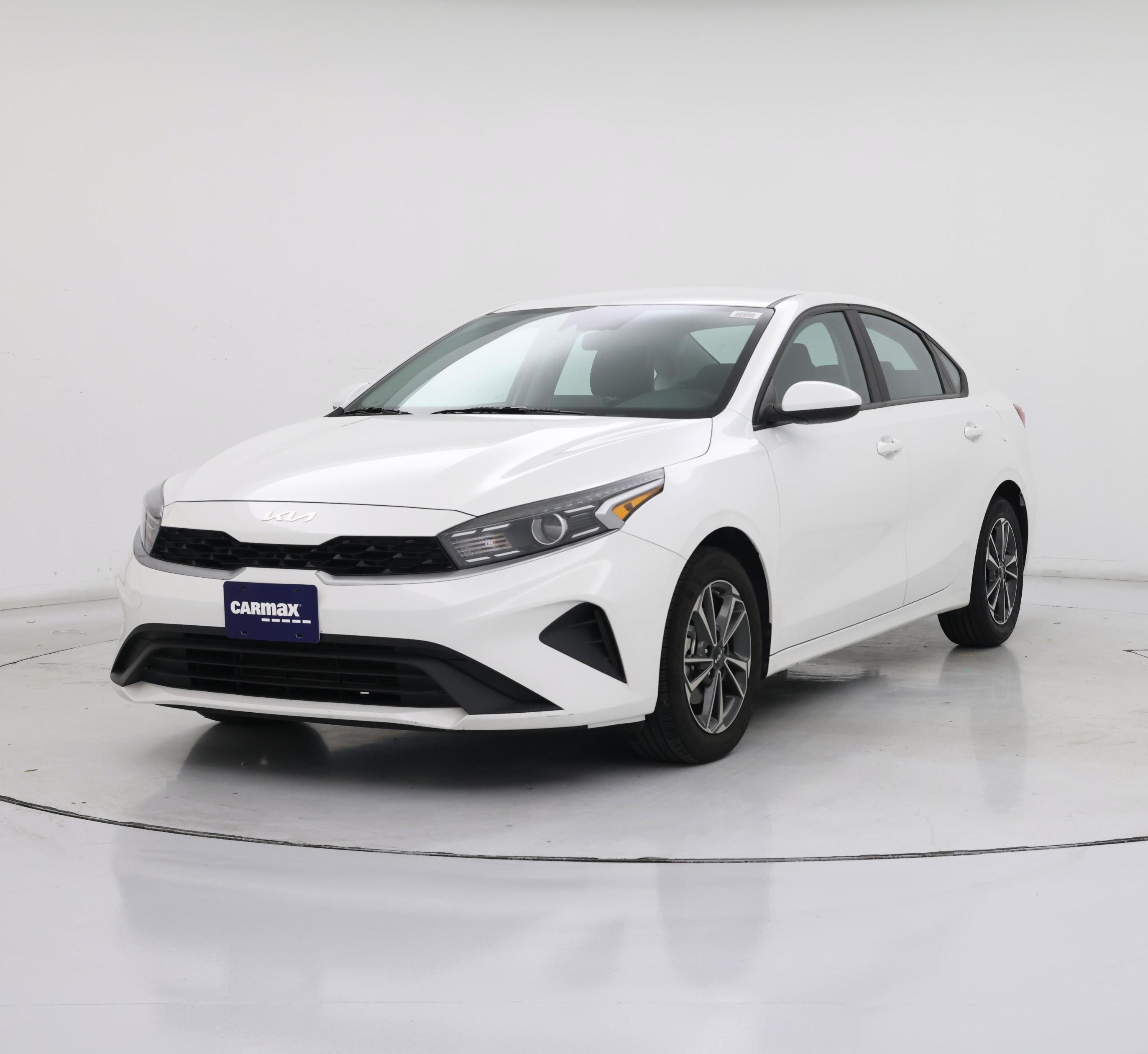 Thumbnail: 2023 Kia Forte - 4