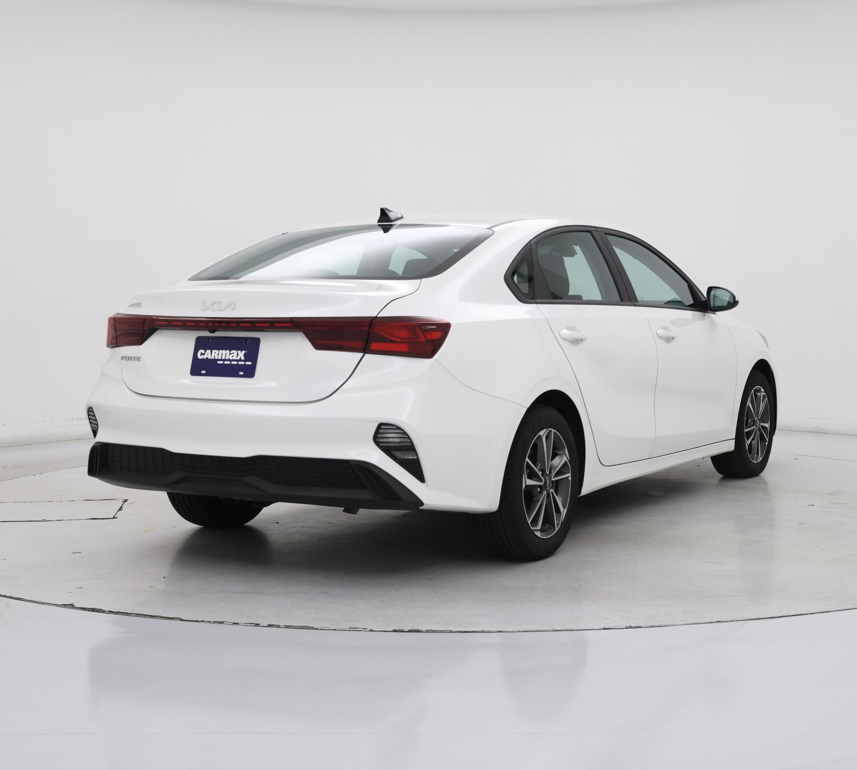 Thumbnail: 2023 Kia Forte - 8