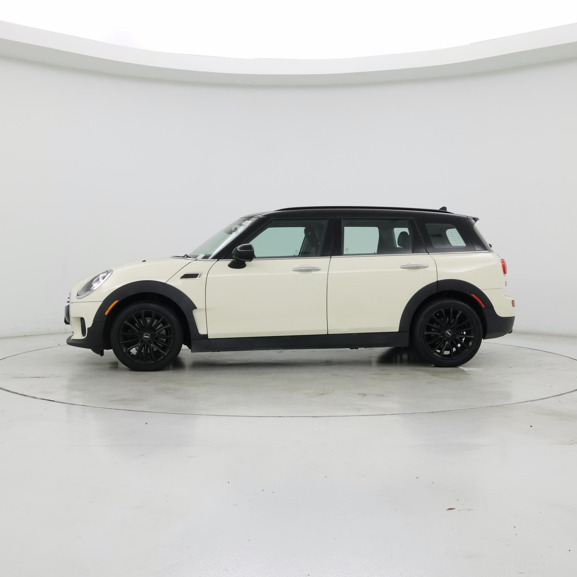 Thumbnail: 2017 MINI Cooper Clubman - 3