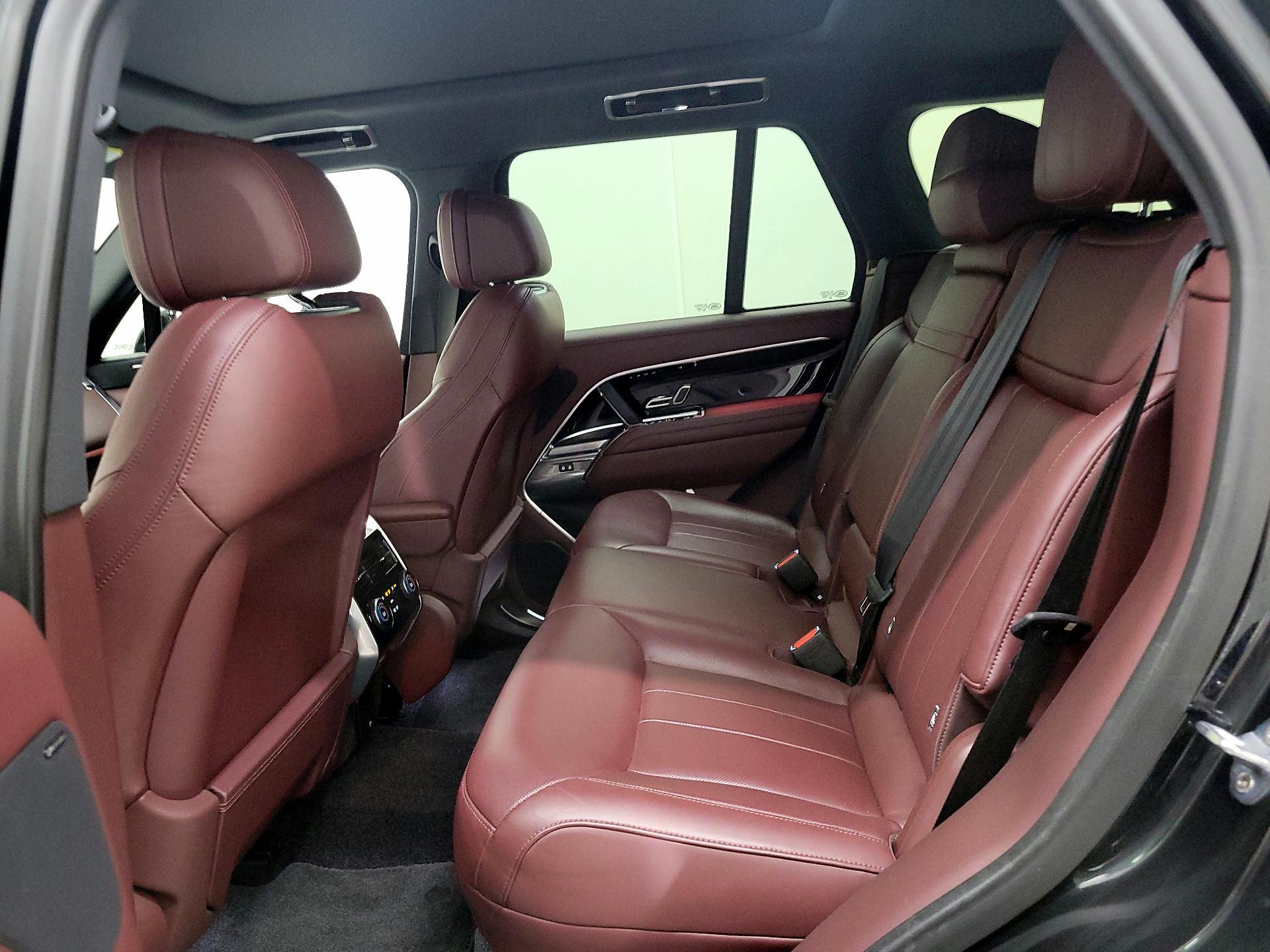 Thumbnail: 2023 Land Rover Range Rover - 18