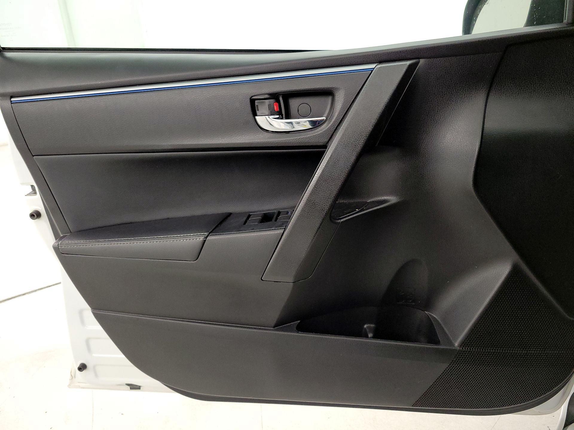 Thumbnail: 2016 Toyota Corolla - 12