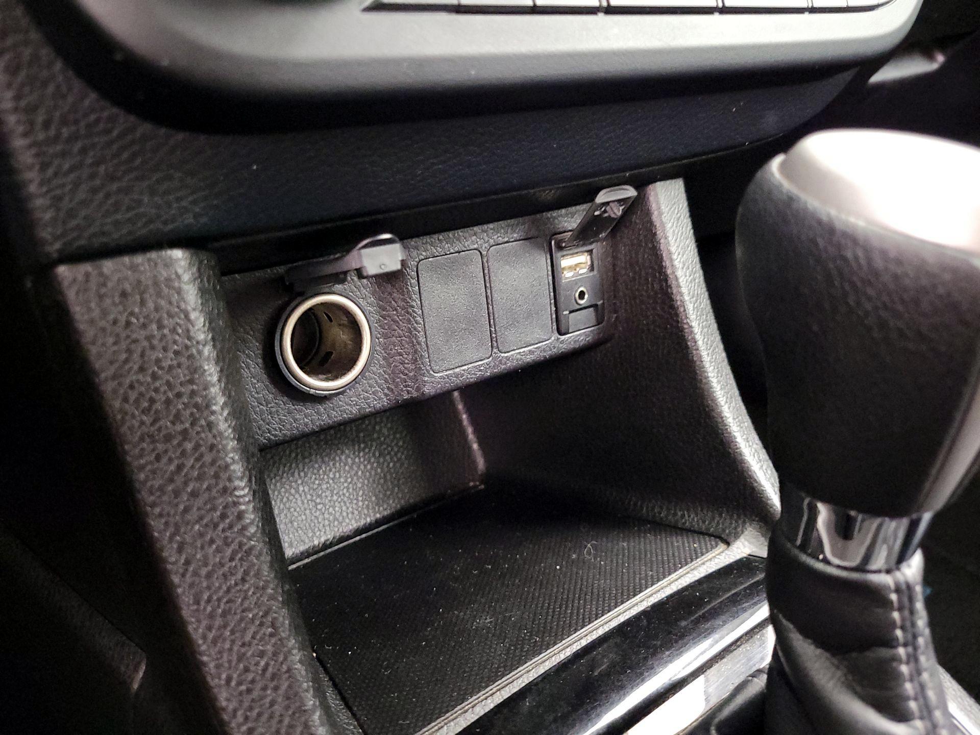 Thumbnail: 2016 Toyota Corolla - 18