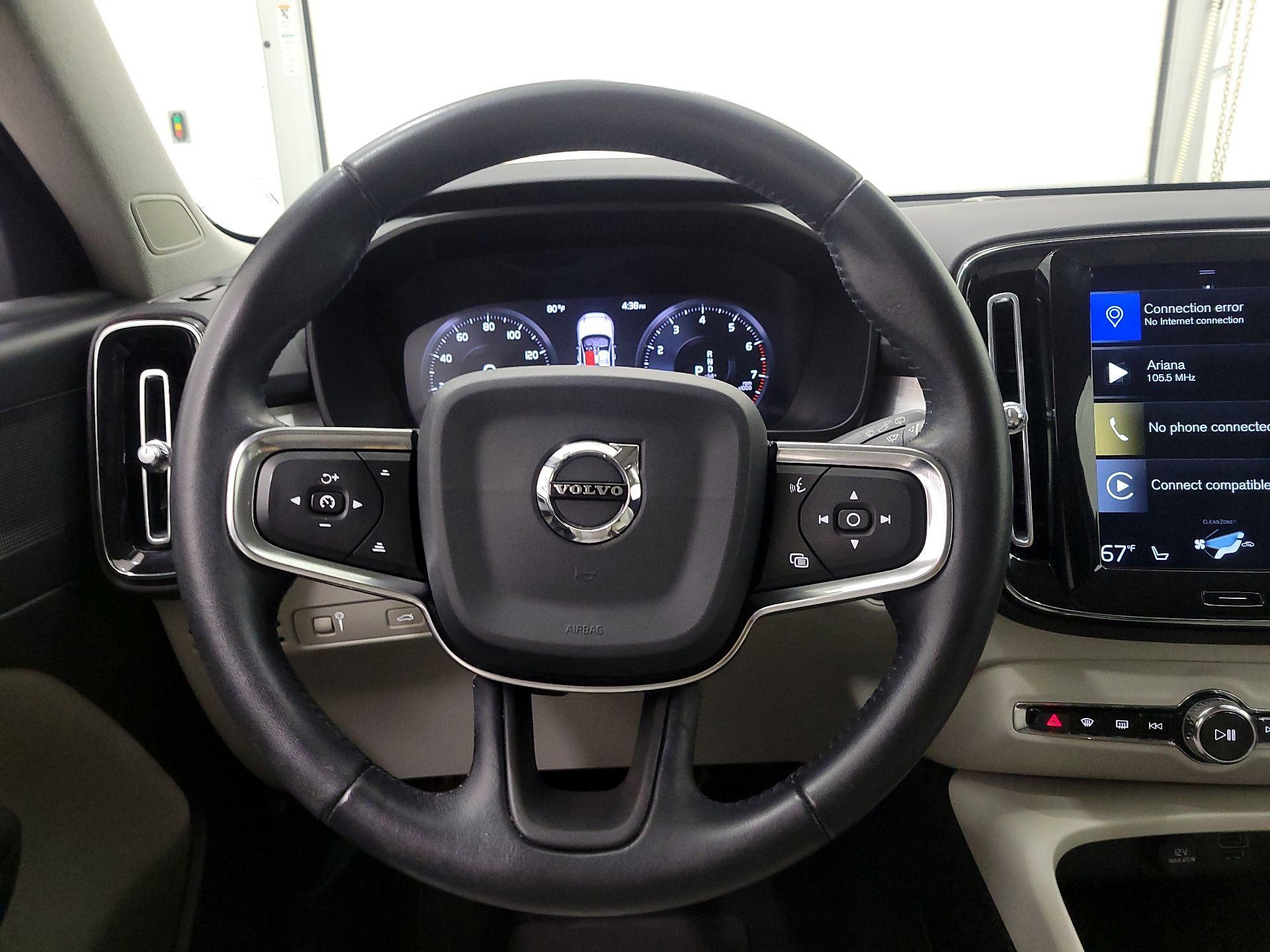 Thumbnail: 2020 Volvo XC40 - 10